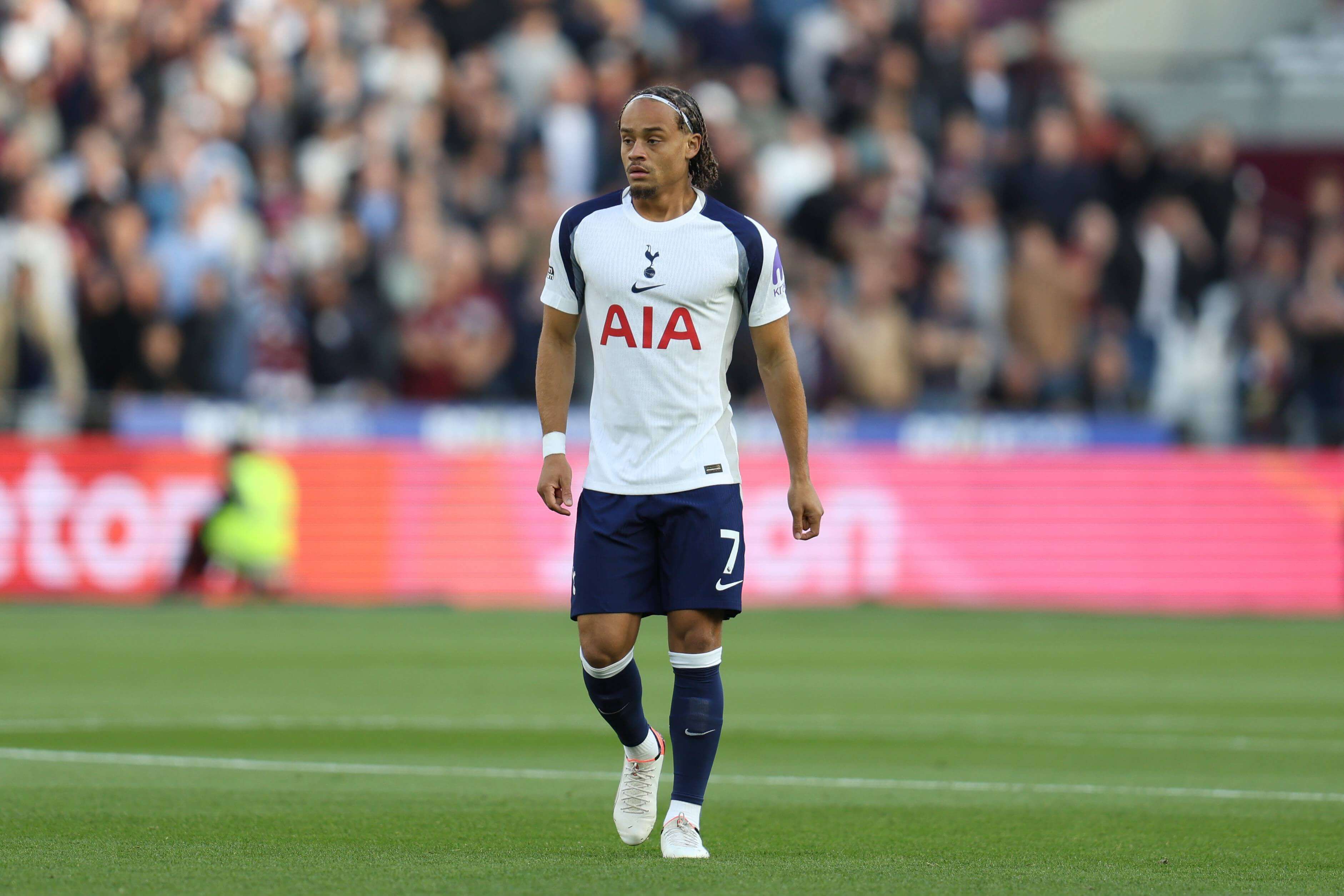  Xavi Simons, en un partido del Tottenham.