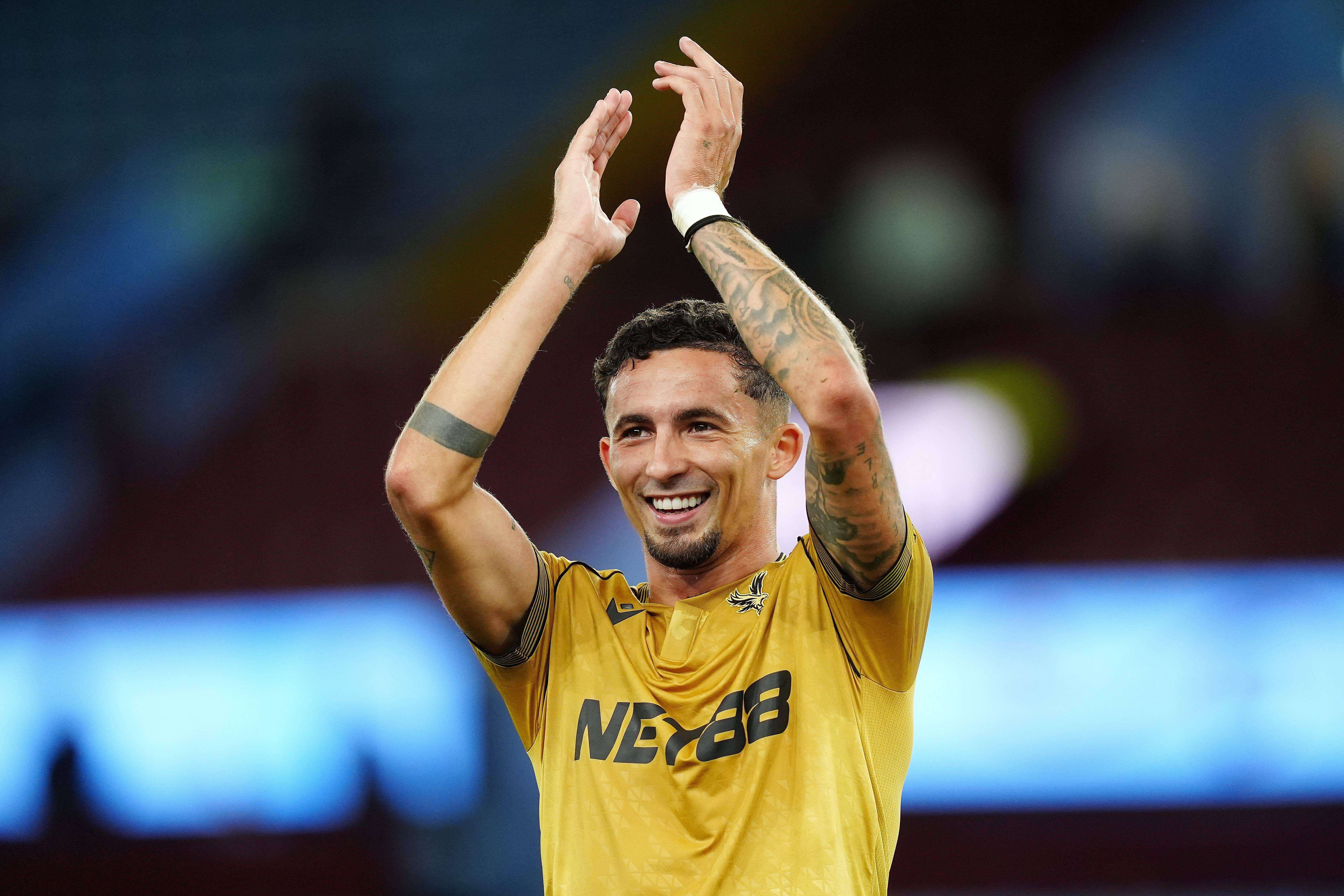  Yeremy Pino aplaude tras su primer partido con el Crystal Palace (Foto: Cordon Press=.