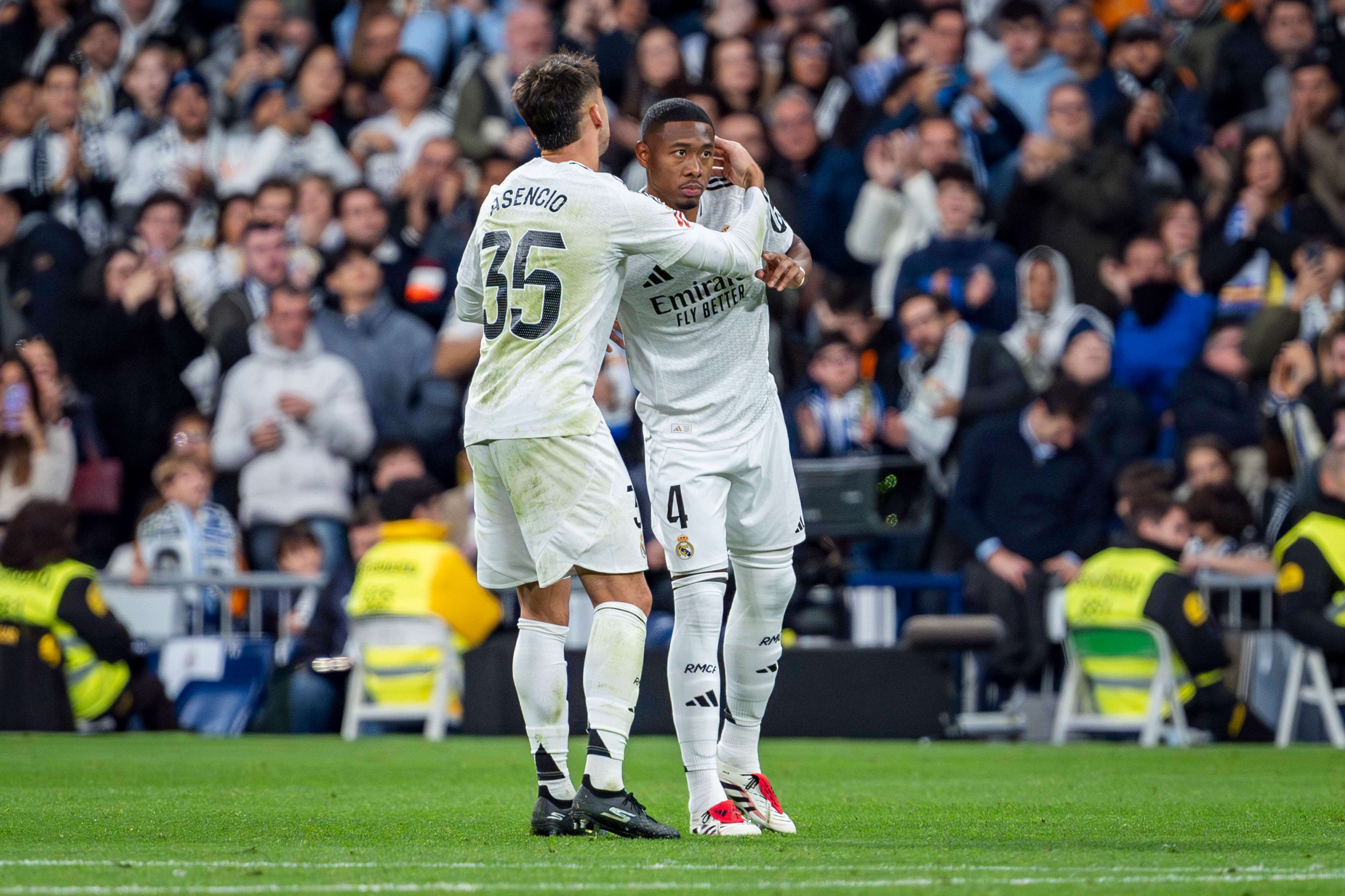  Raúl Asencio y David Alaba en el Real Madrid (Cordon Press)