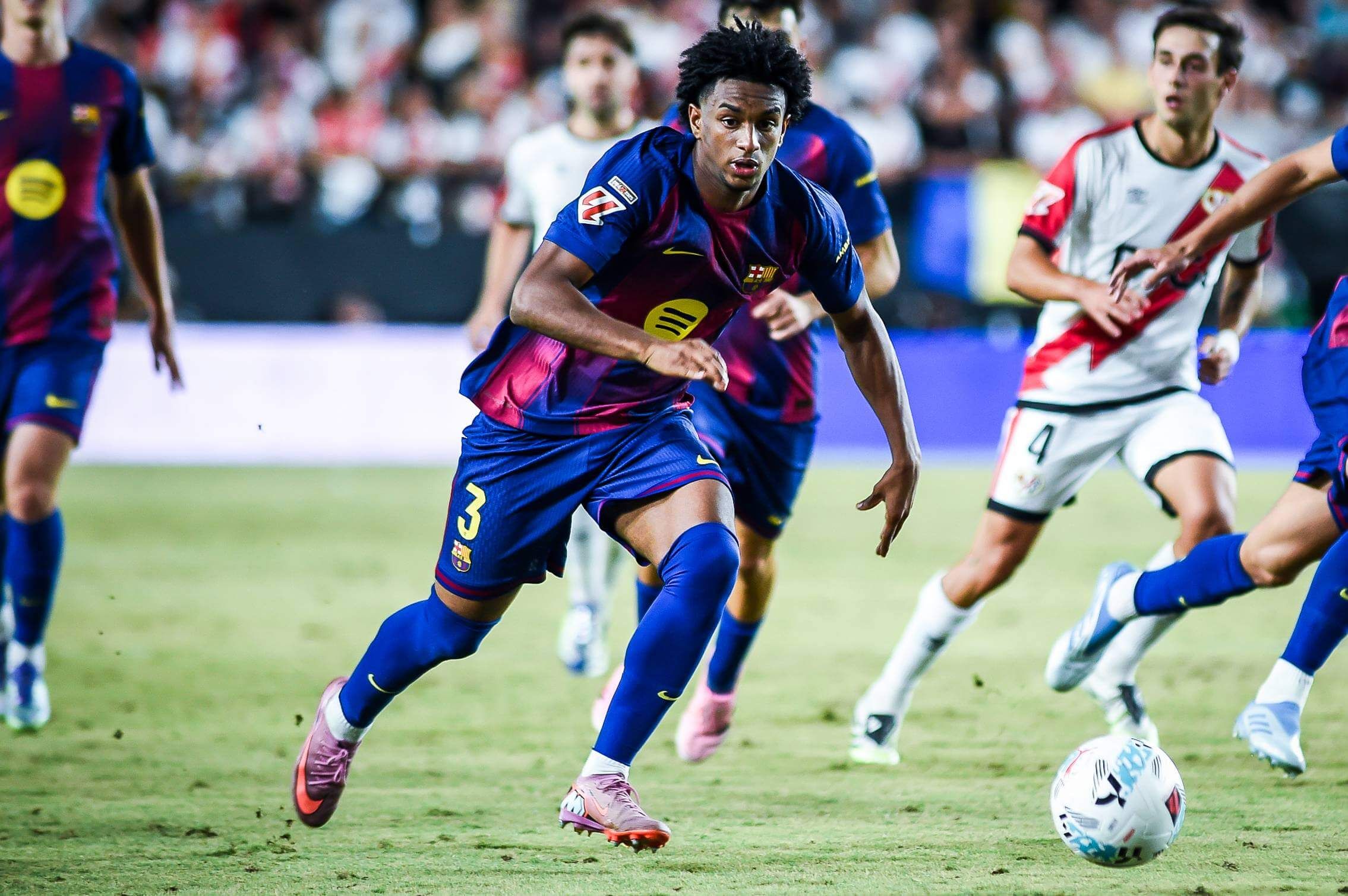  Alejandro Balde, contra el Rayo Vallecano (Cordon Press)