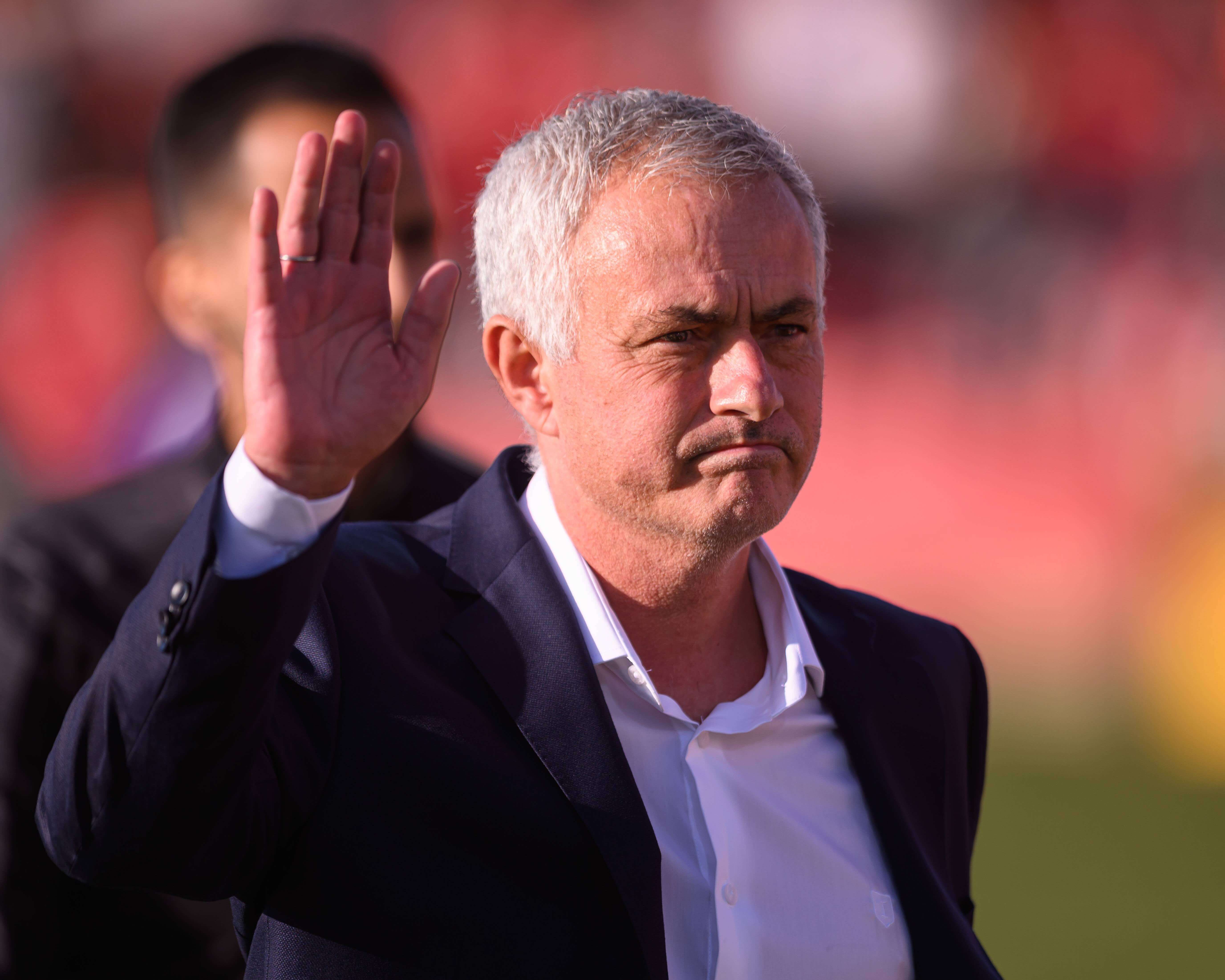  Mourinho en su primer partido con el Benfica (Cordon Press)