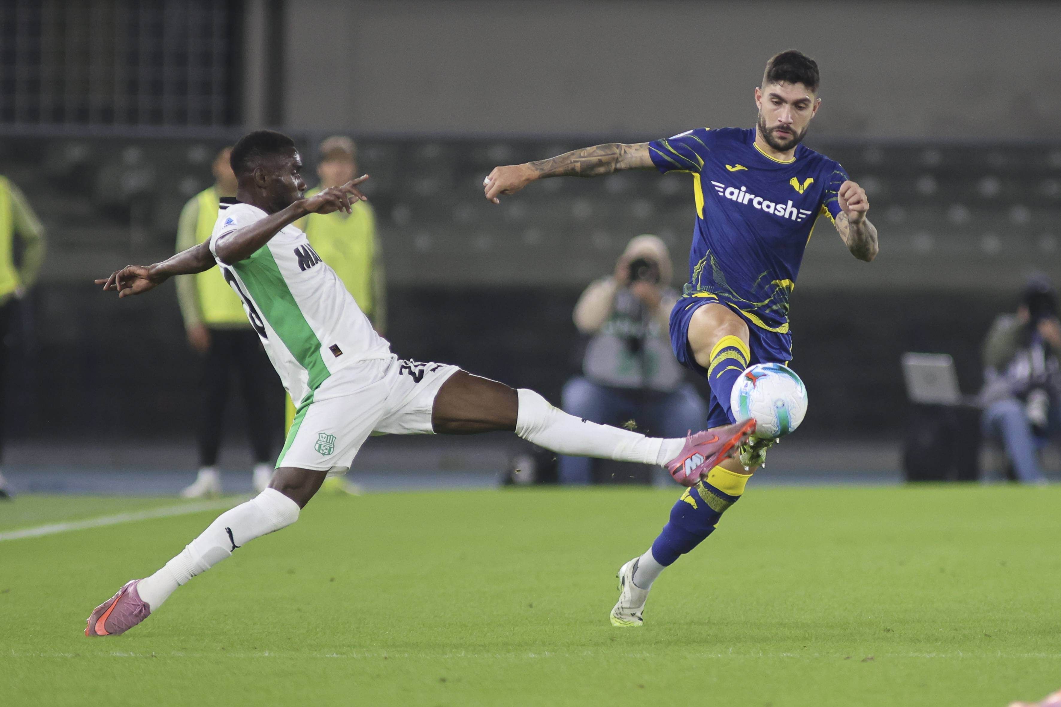  Unai Núñez, en un partido del Hellas Verona (FOTO: Cordón Press).