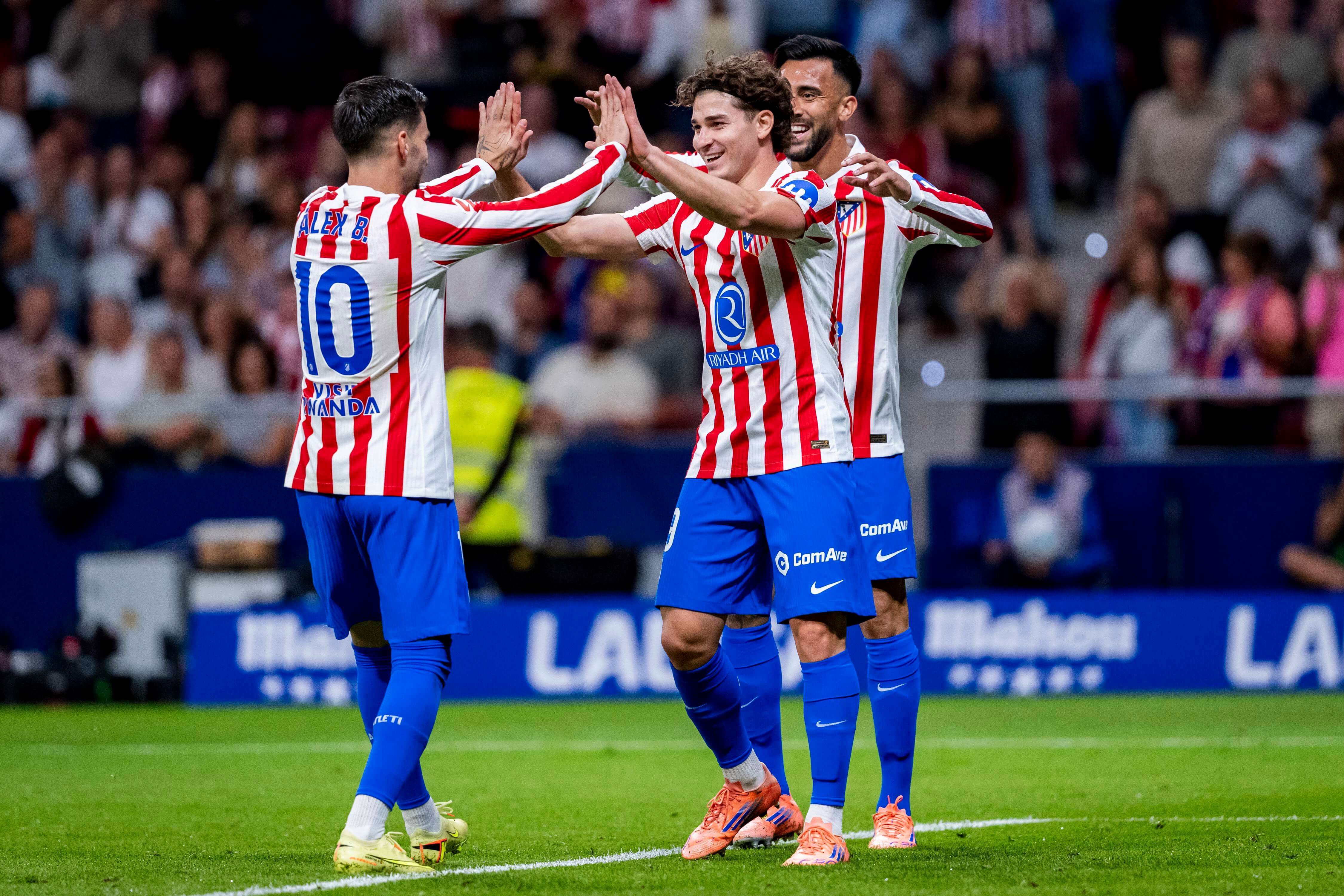  Álex Baena celebra el gol ante Osasuna