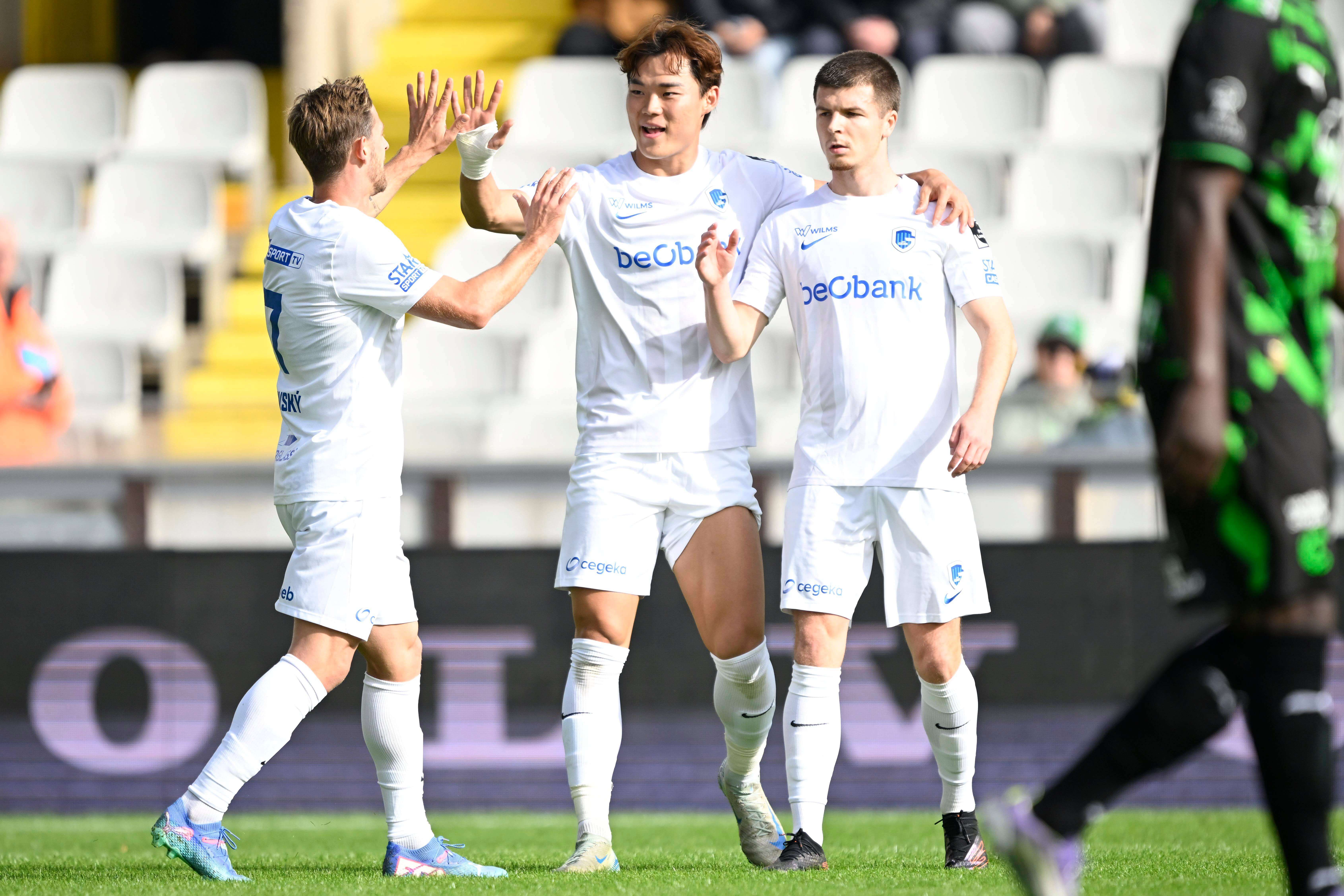  Ito y Steuckers, en un partido con el Genk