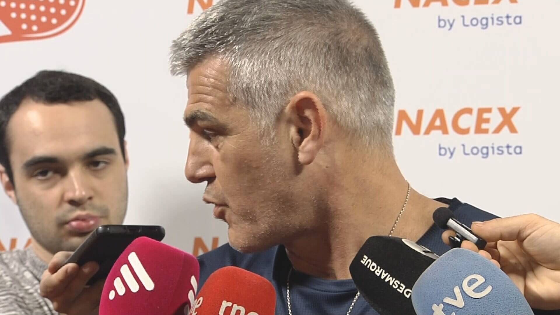  Enric Masip, en un acto