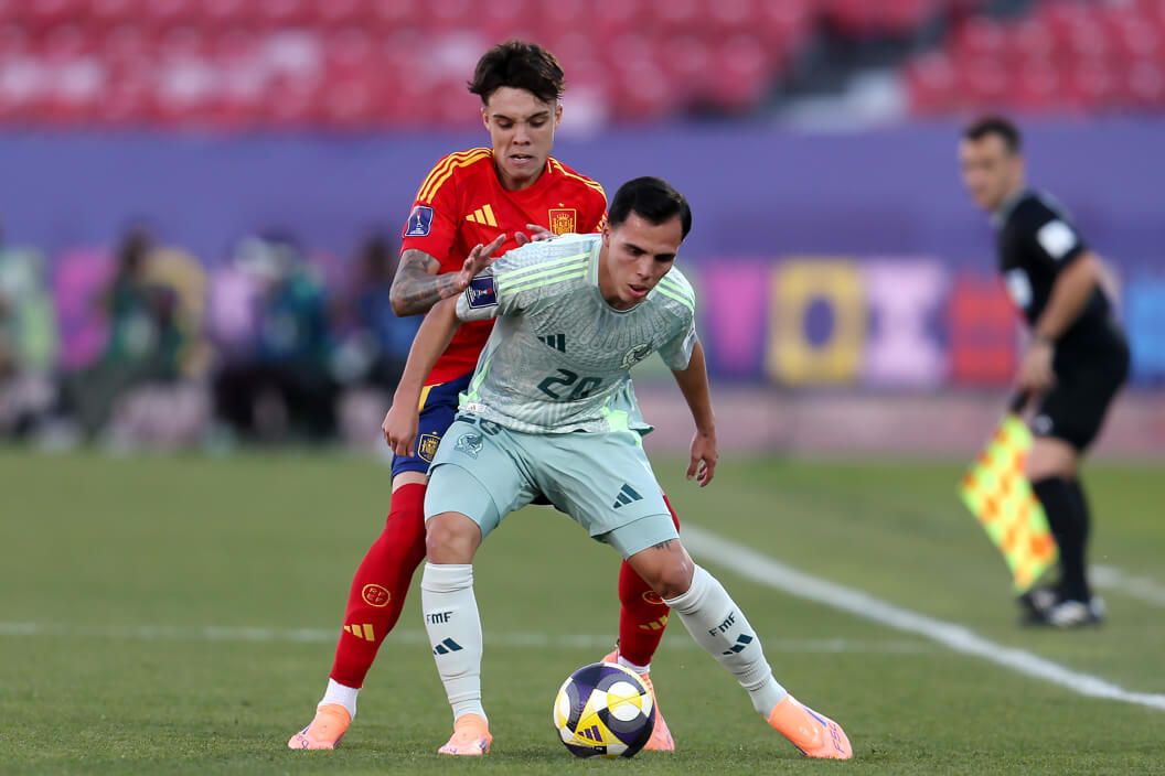  Hugo Camberos, ante España en el Mundial sub 20.