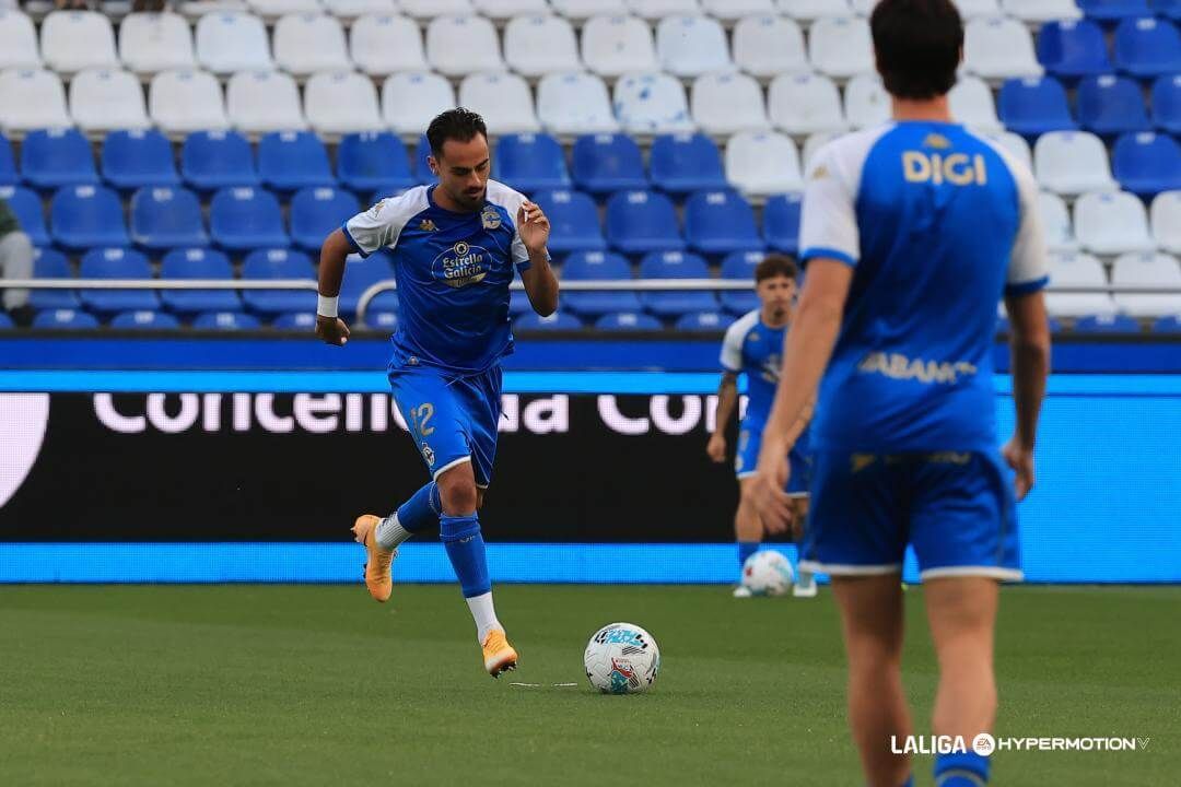  Quagliata, en un calentamiento del Dépor (FOTO: LALIGA).