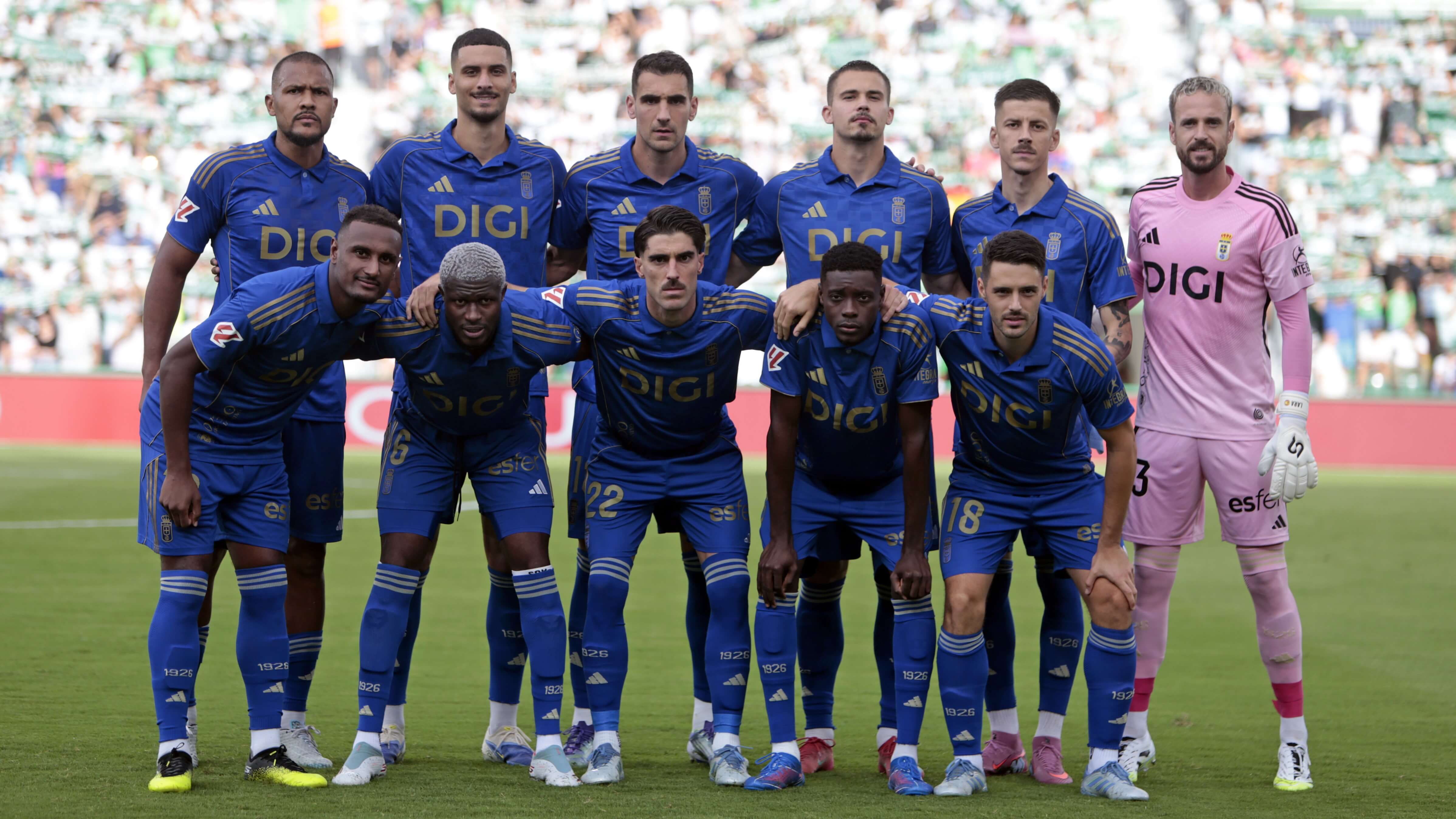 Alineación del Real Oviedo ante el Elche.
