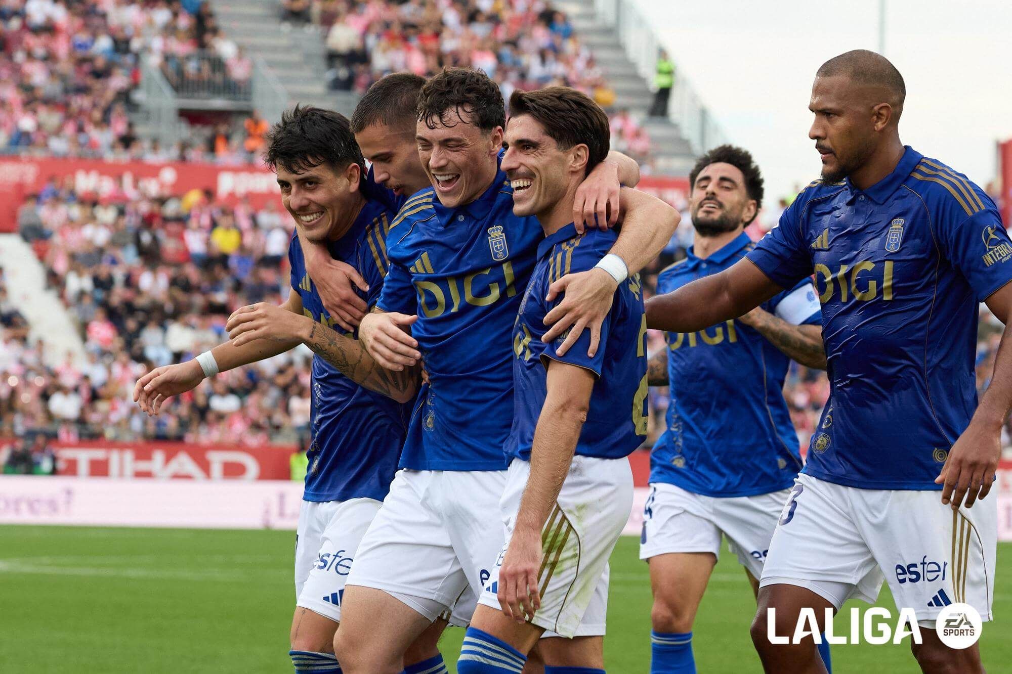 Fede Viñas ante el Girona en Montilivi.