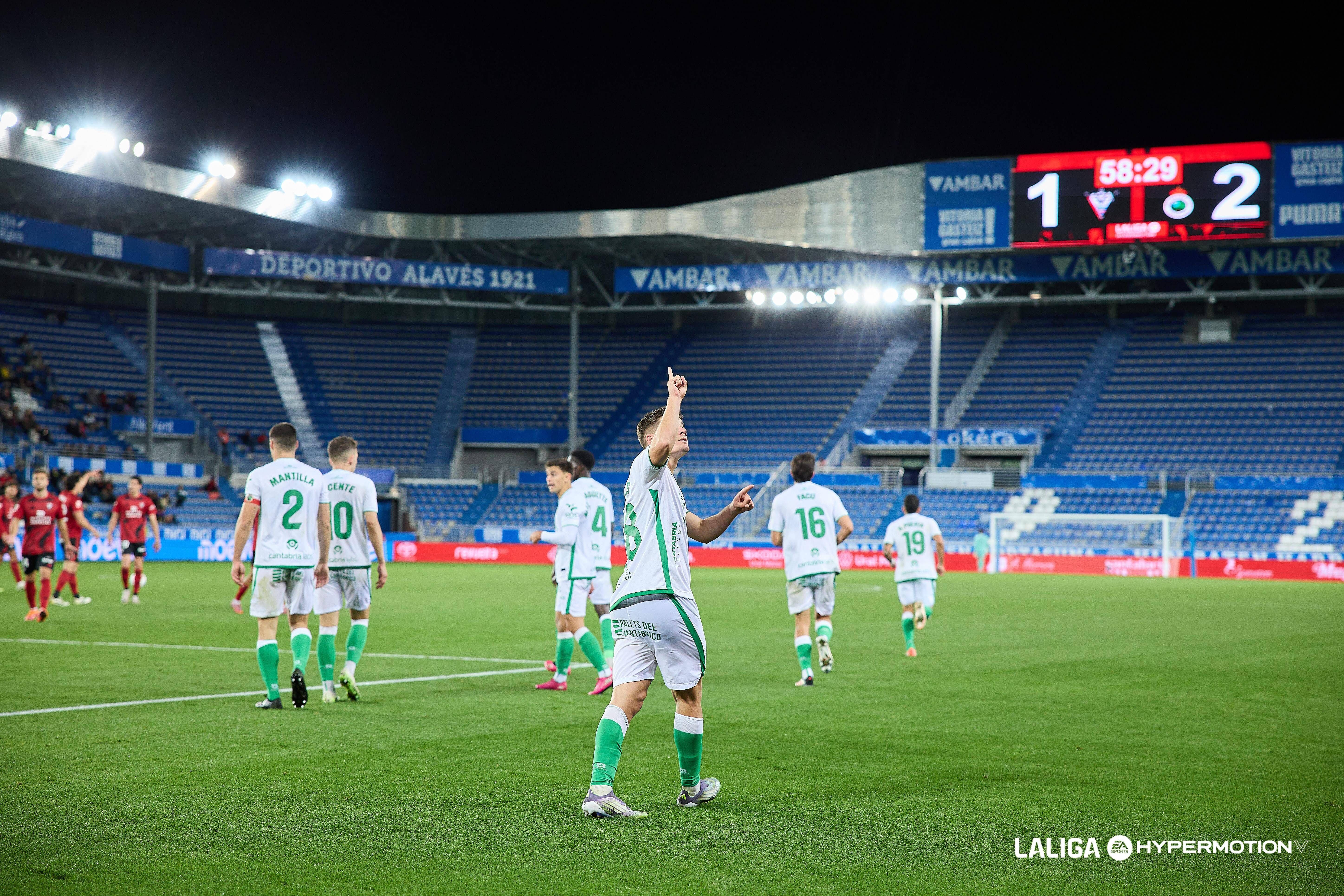  Peio Canales celebra su gol ante el Mirandés.