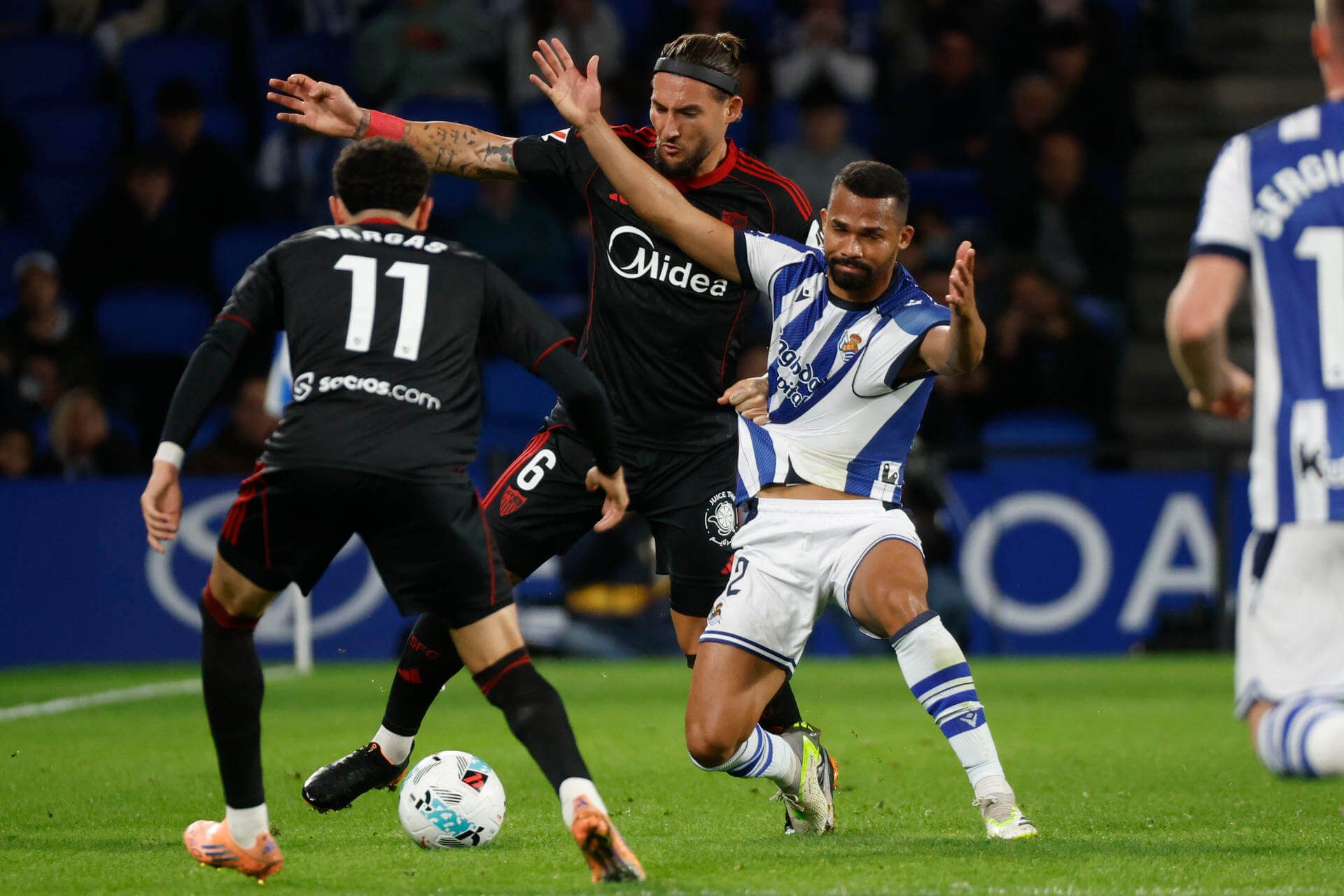  Yangel Herrera ante el Sevilla en Anoeta.