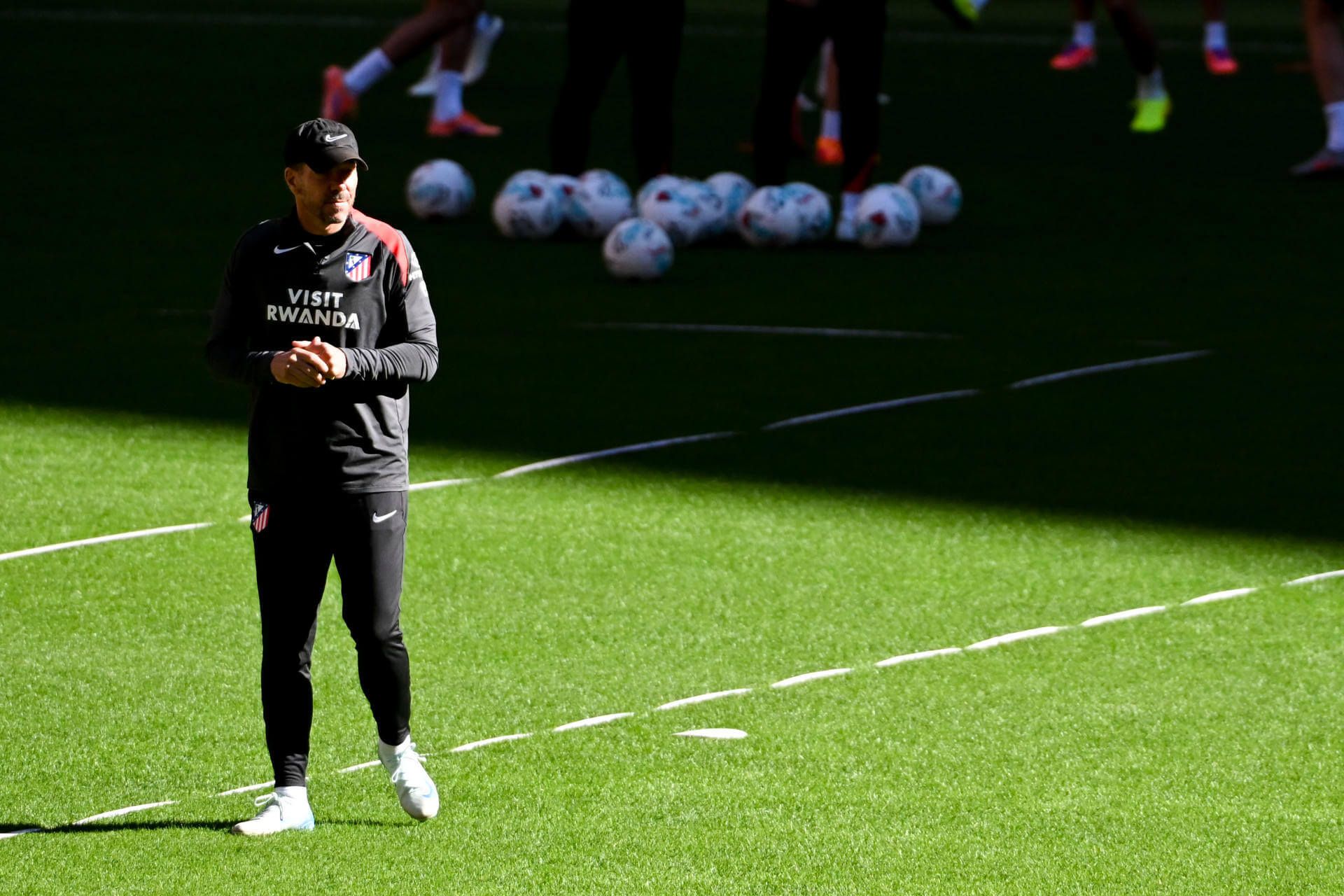 Simeone, en el entrenamiento del Atlético de Madrid (FOTO: EFE).