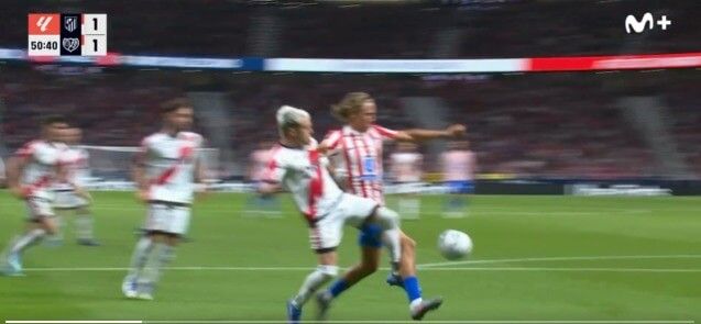  Pep Chavarría y Marcos Llorente en el Atleti-Rayo (Movistar+)