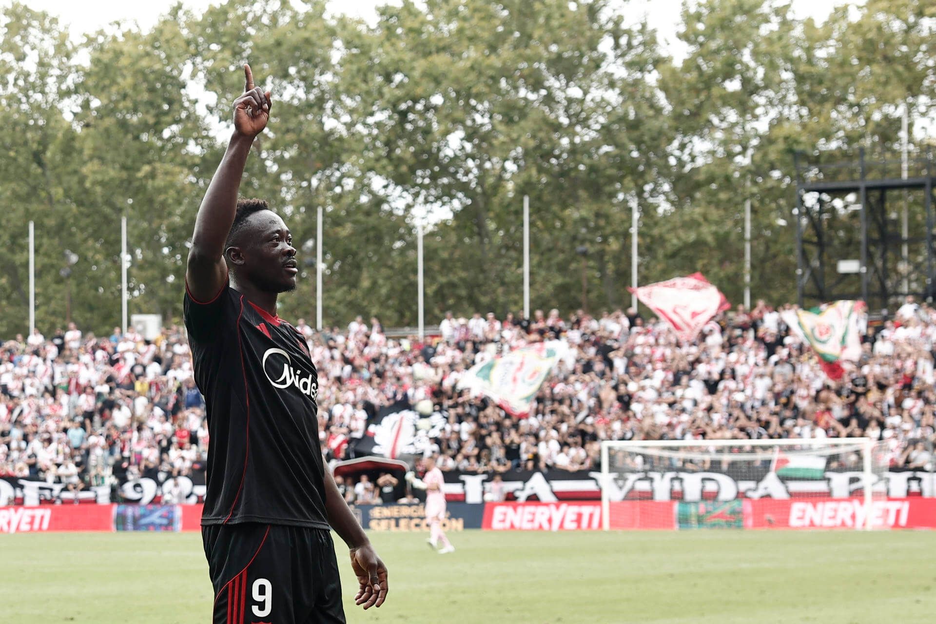  Akor Adams, celebrando su gol ante el Rayo.