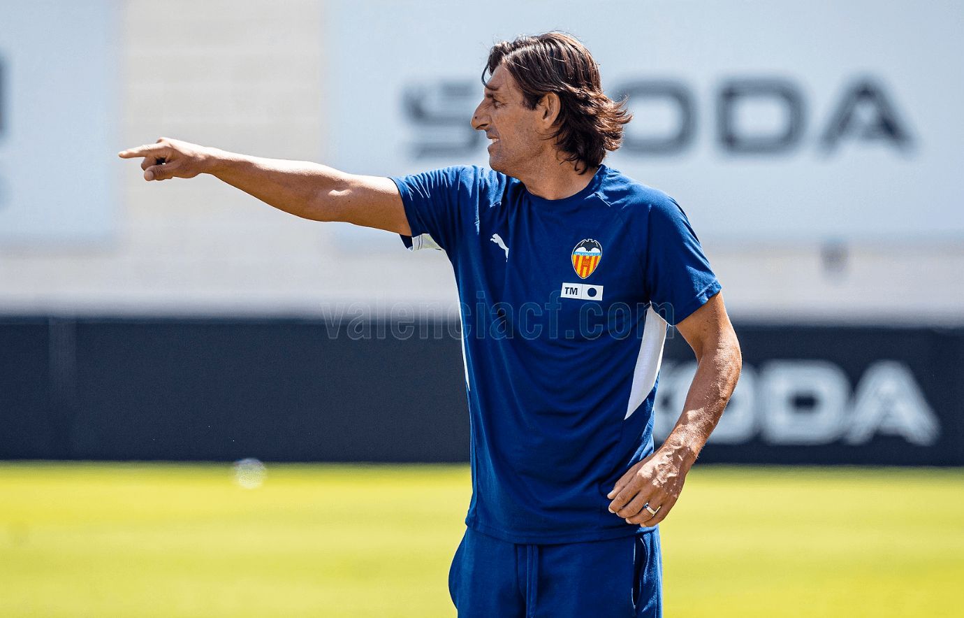  Angulo, entrenador del VCF Mestalla