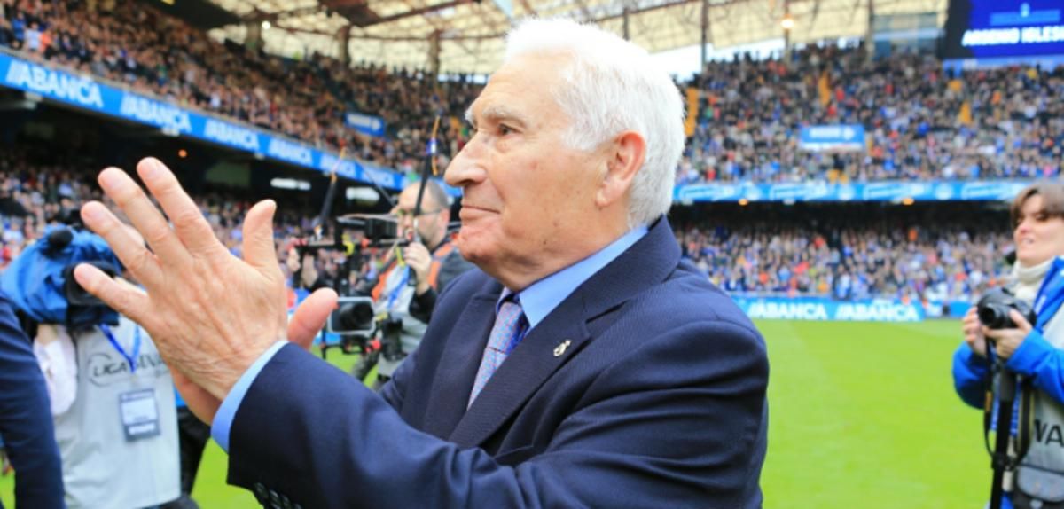  Arsenio Iglesias, durante su homenaje en Riazor.