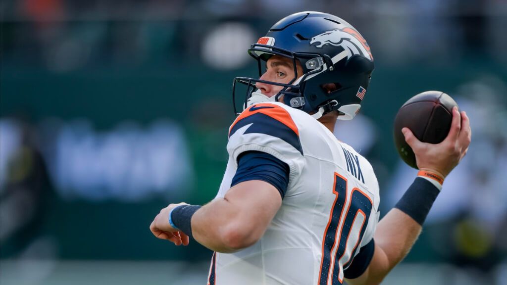 Bo Nix antes del partido entre los Denver Broncos y New York Jets de la NFL (Fuente: EFE)