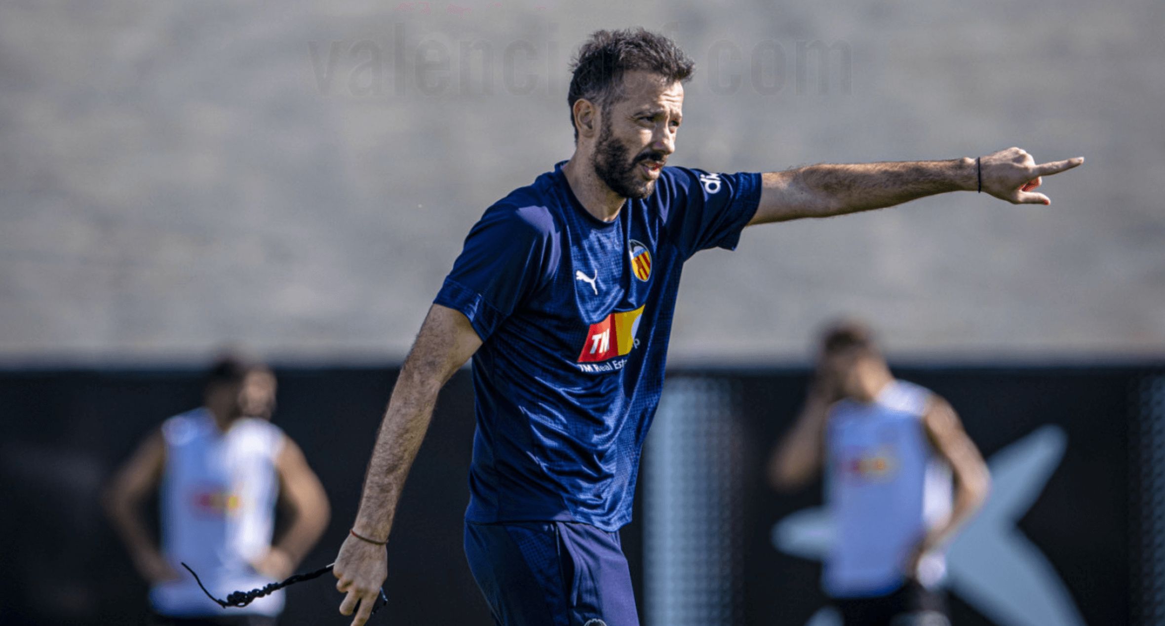 Corberán en el entrenamiento del Valencia CF este domingo