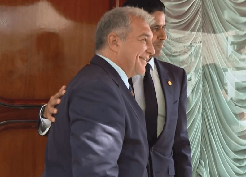  Laporta junto a Al-Khelaifi en la comida de directivas