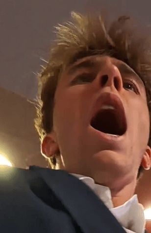 Captura de Pablo Barrios siendo asustado (@atletienglish)