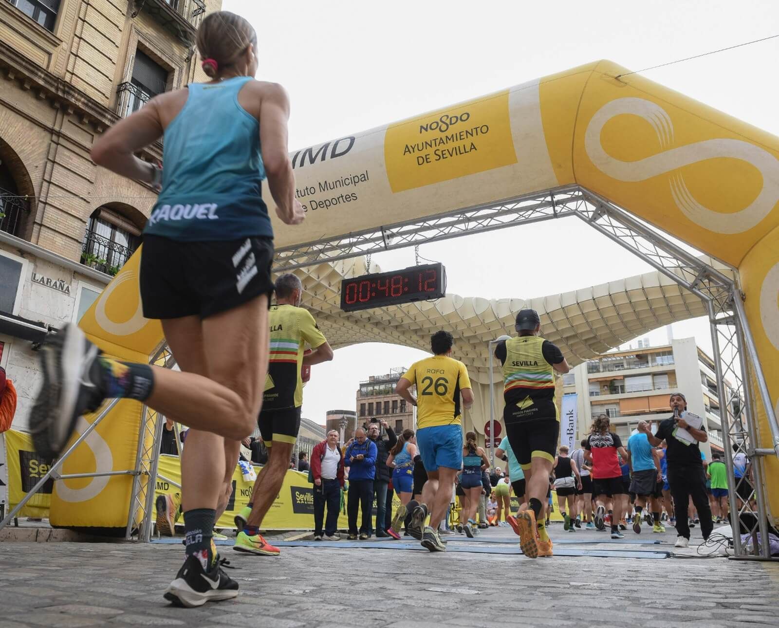  Una imagen de la popular prueba por el centro de la capital hispalense.