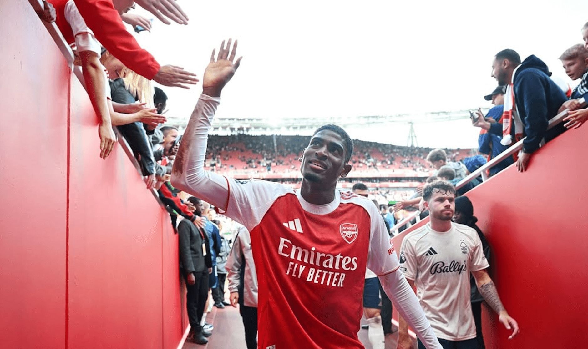  Cristhian Mosquera con el Arsenal