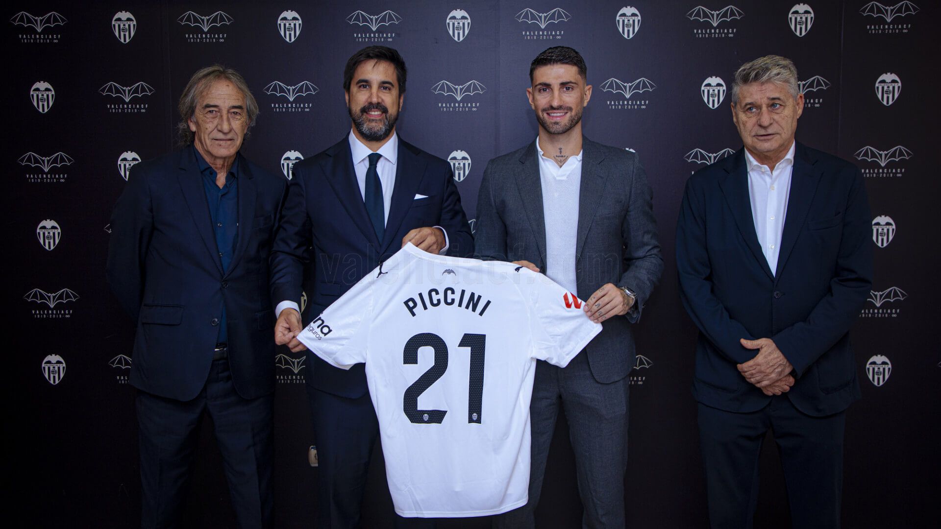 Cristiano Piccini, homenajeado en Mestalla