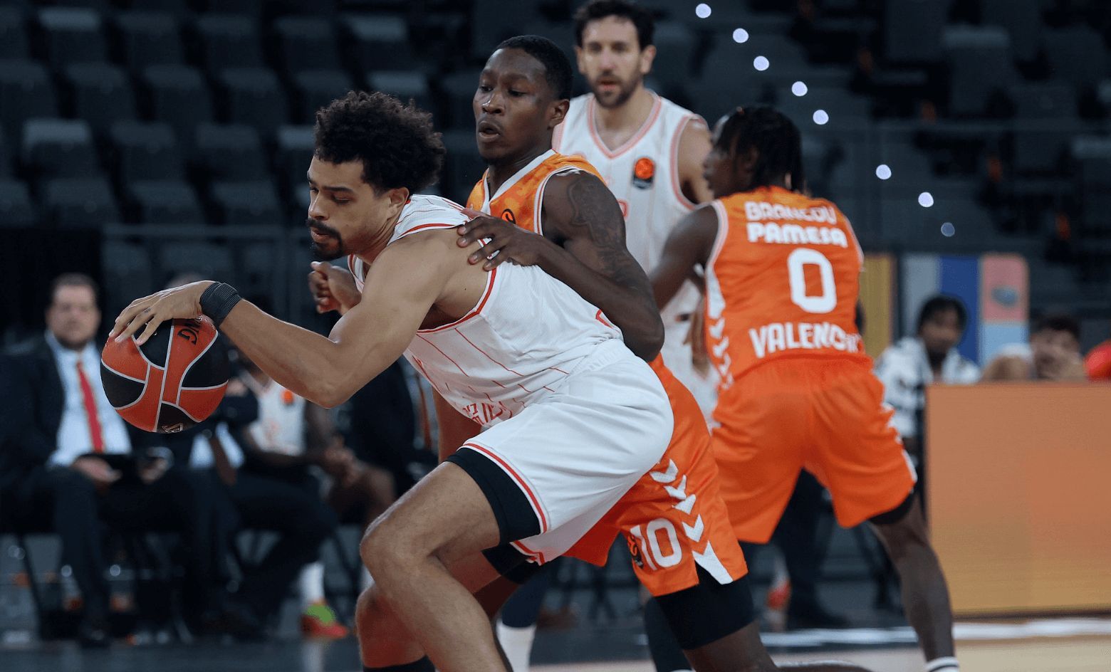 Pedro Martínez analizó el Valencia Basket - Hapoel Tel Aviv Roig Arena