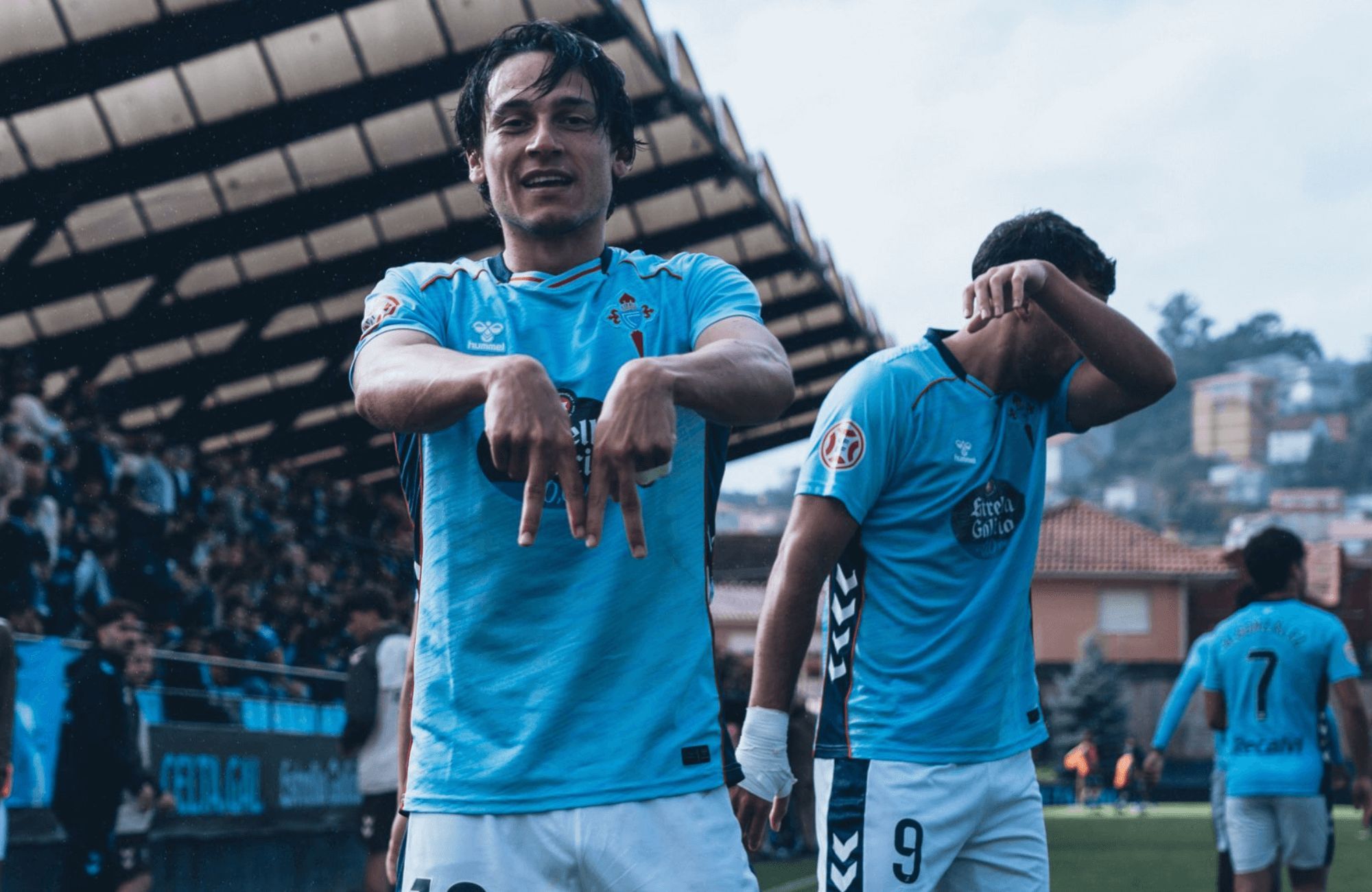 Joel López celebra su gol ante el Arenteiro.
