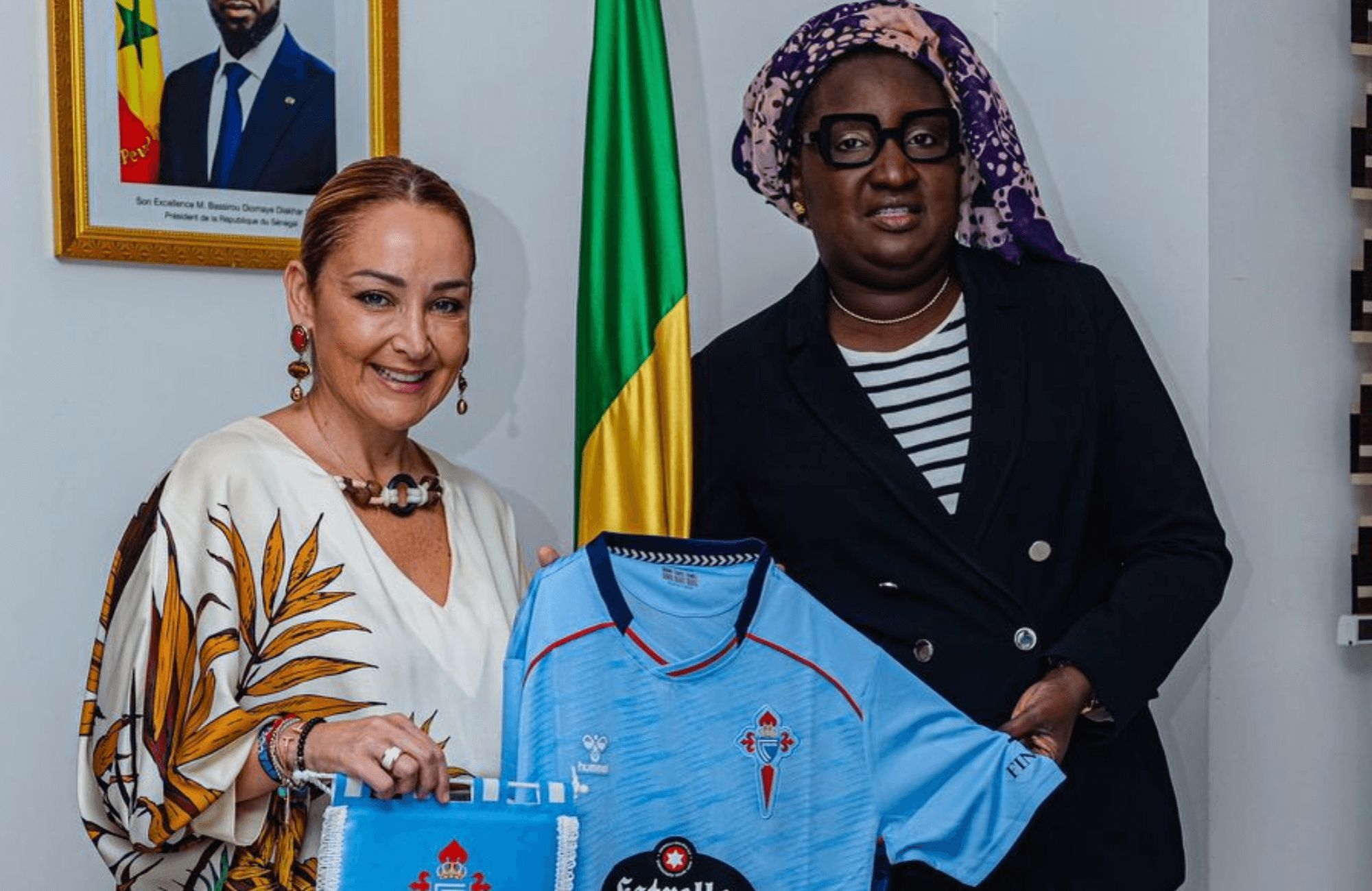 Marián Mouriño y la Ministra de Educación, Deporte y Juventud de Senegal.