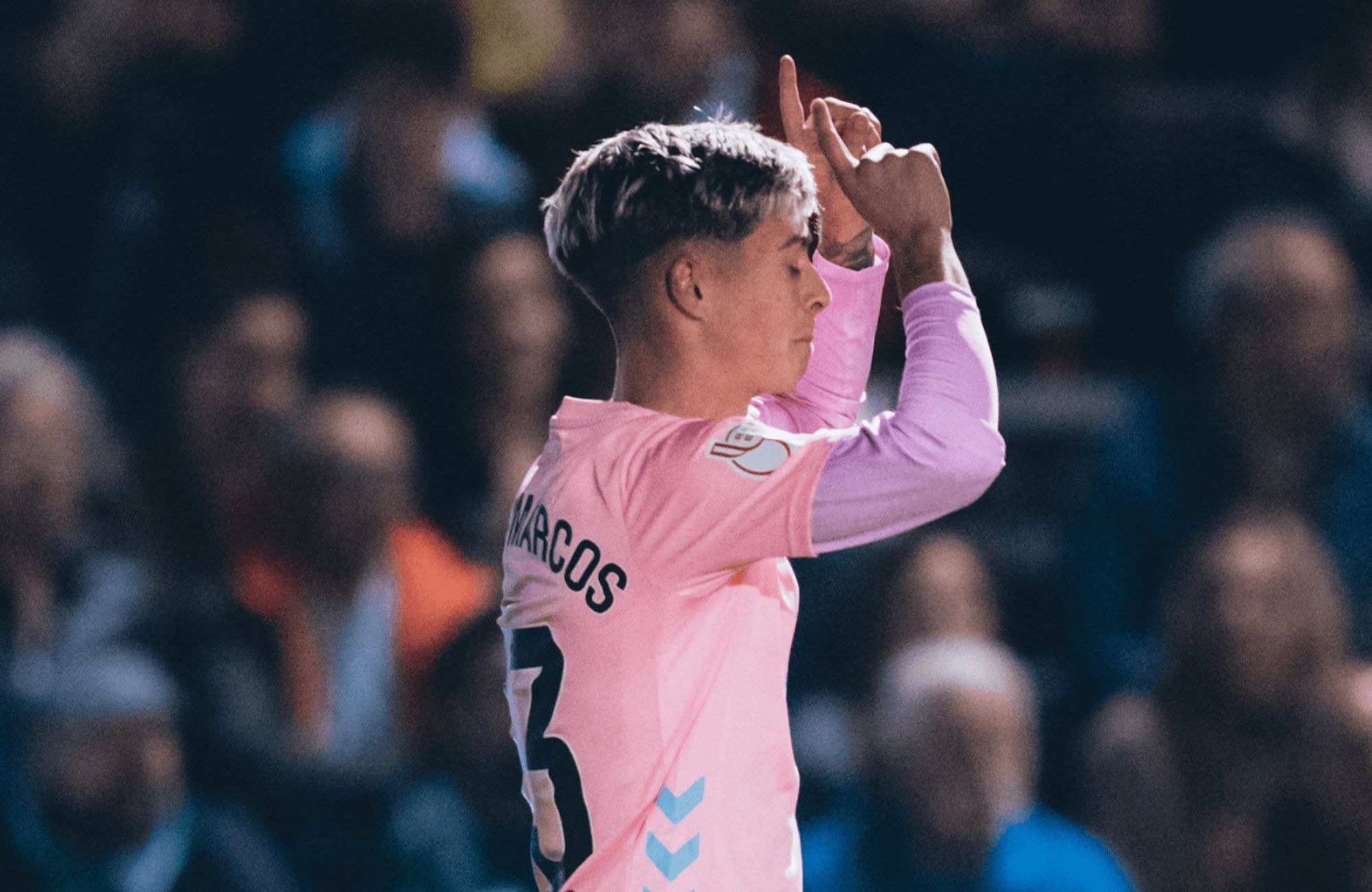 Óscar Marcos celebra su gol con el Celta.