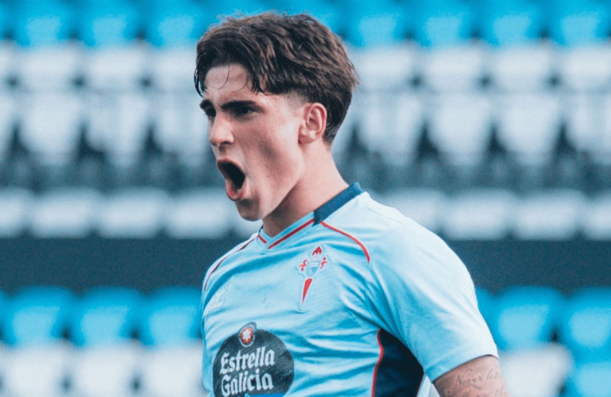  Pablo Gavián celebra su gol ante el Racing de Ferrol.