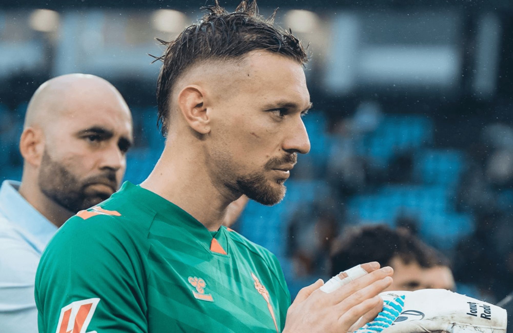  Andrei Radu junto a Claudio Giráldez.