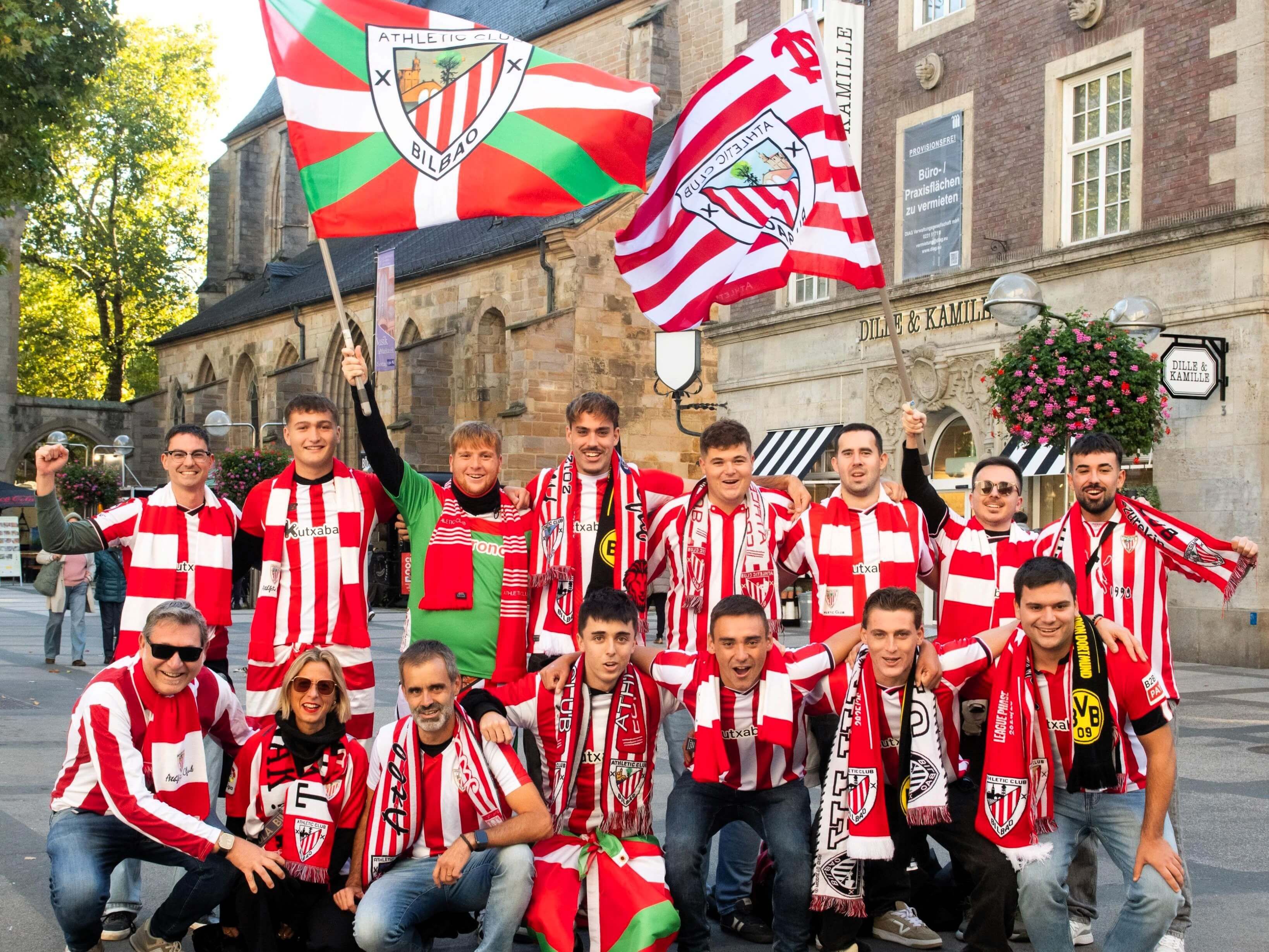 Athleticzales desplazados hasta Dortmund para ver el partido de la Champions.