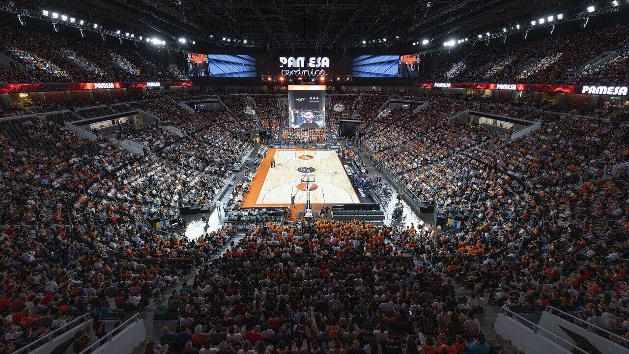 El Roig Arena a rebosar