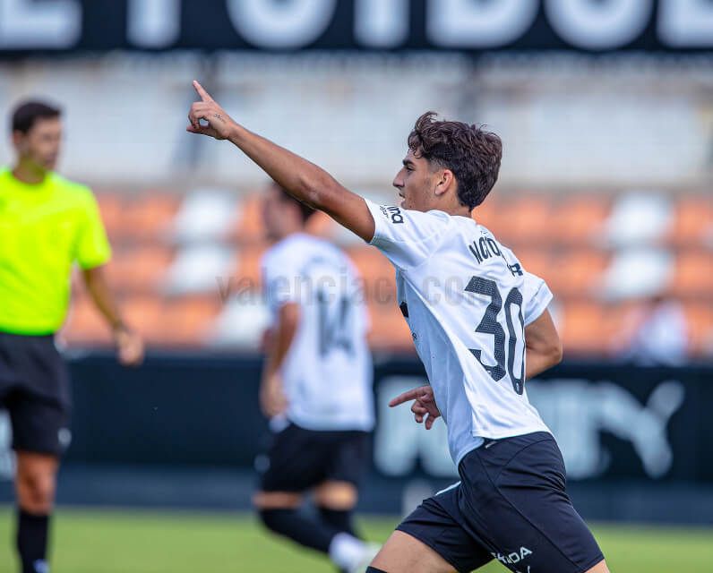 El VCF Mestalla salva los muebles in extremis ante el Castellón B
