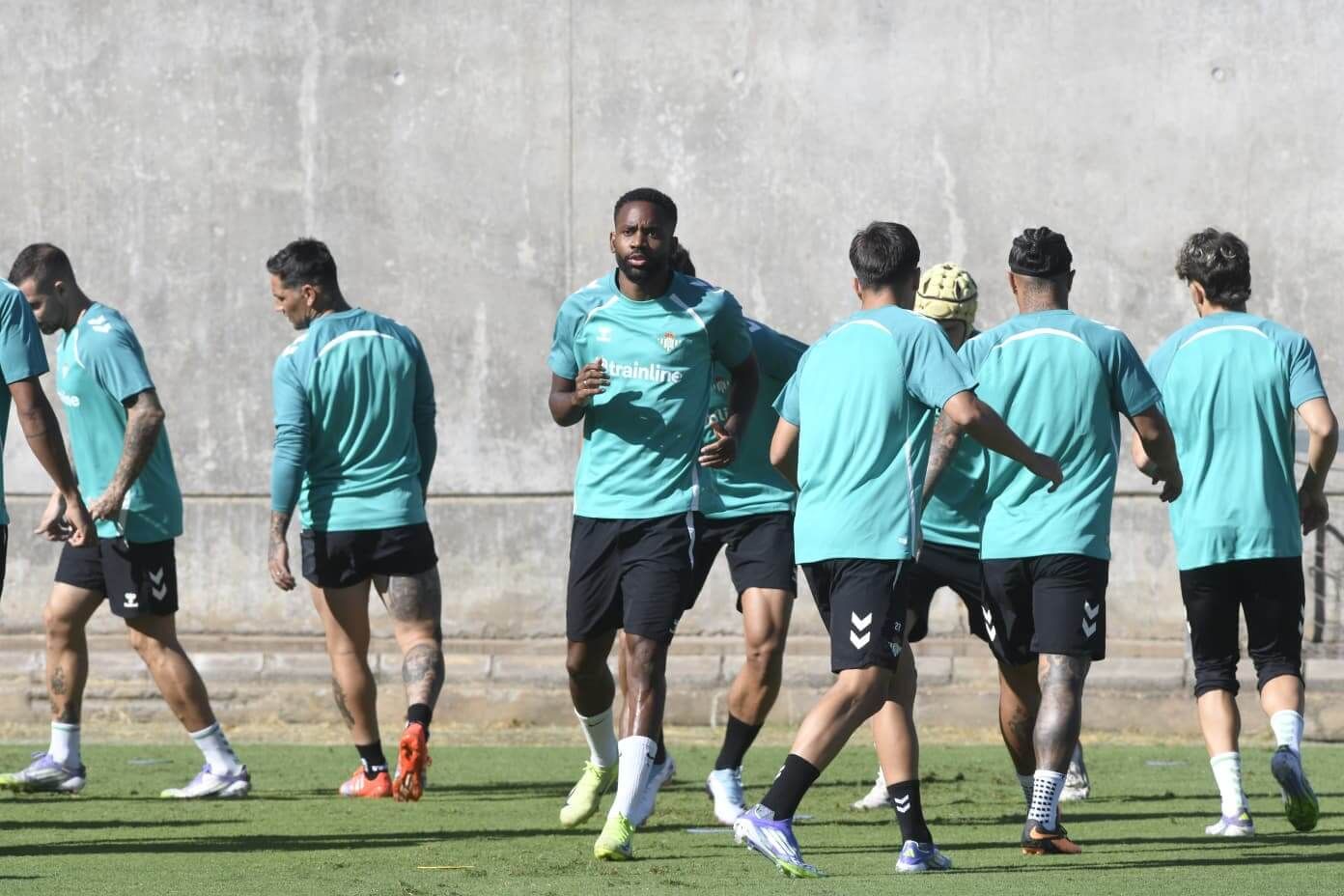  Bakambu, en el entrenamiento de este martes.