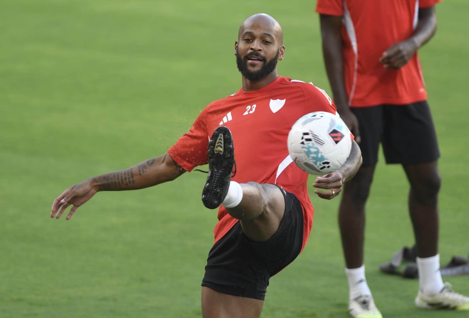  Marcao, entrenando en el Sánchez-Pizjuán.