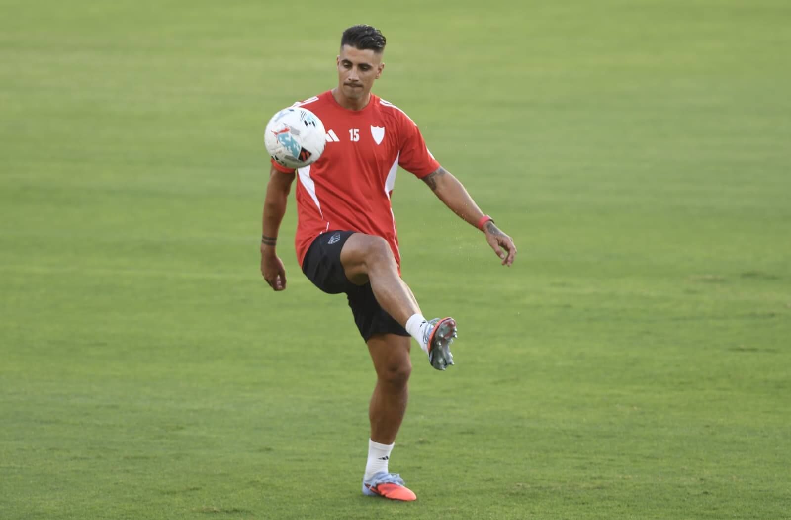 Fabio Cardoso, en un entrenamiento con el Sevilla.