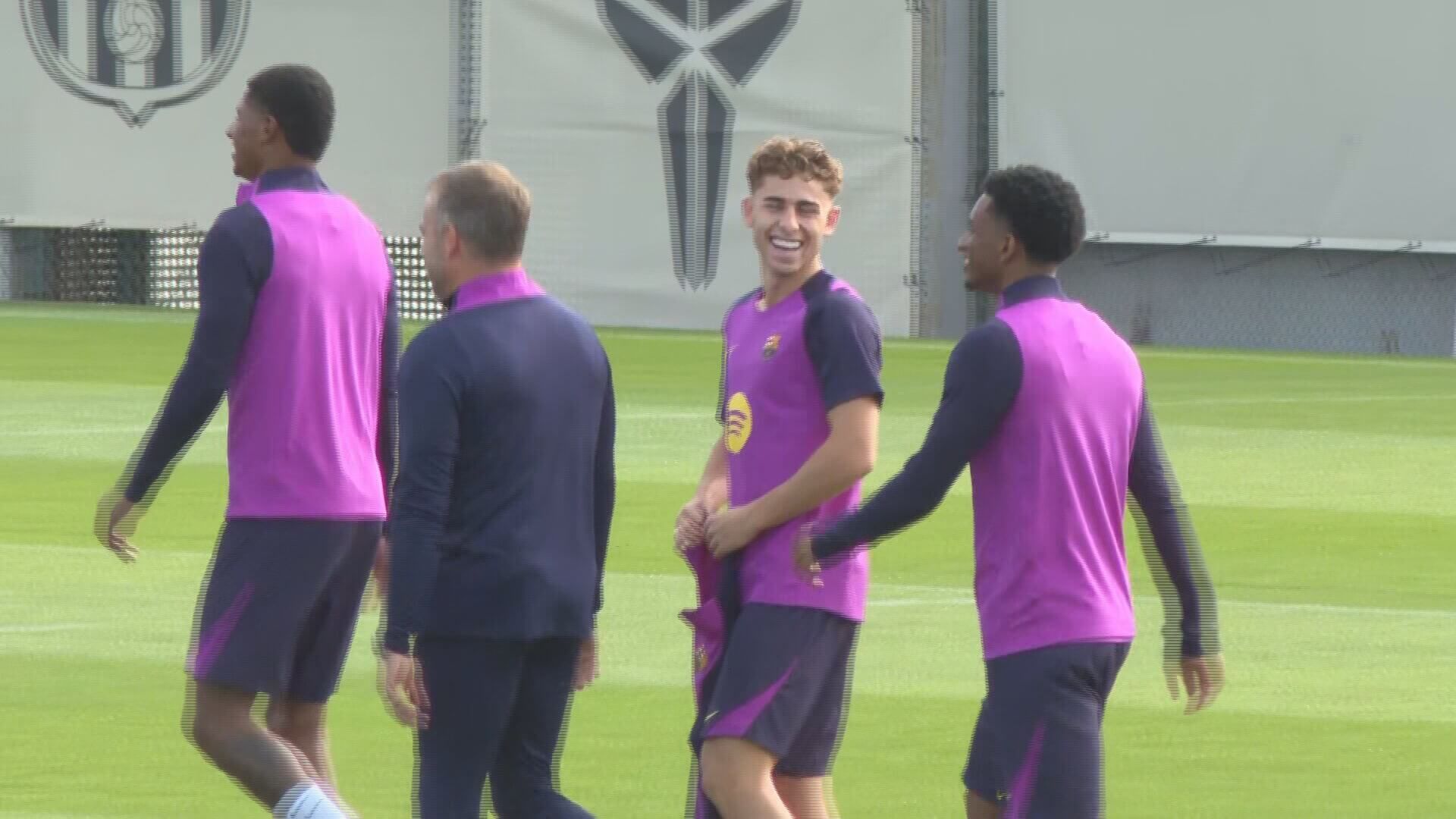  Risas y buen rollo en el entrenamiento del Barça ante el Olympiacos