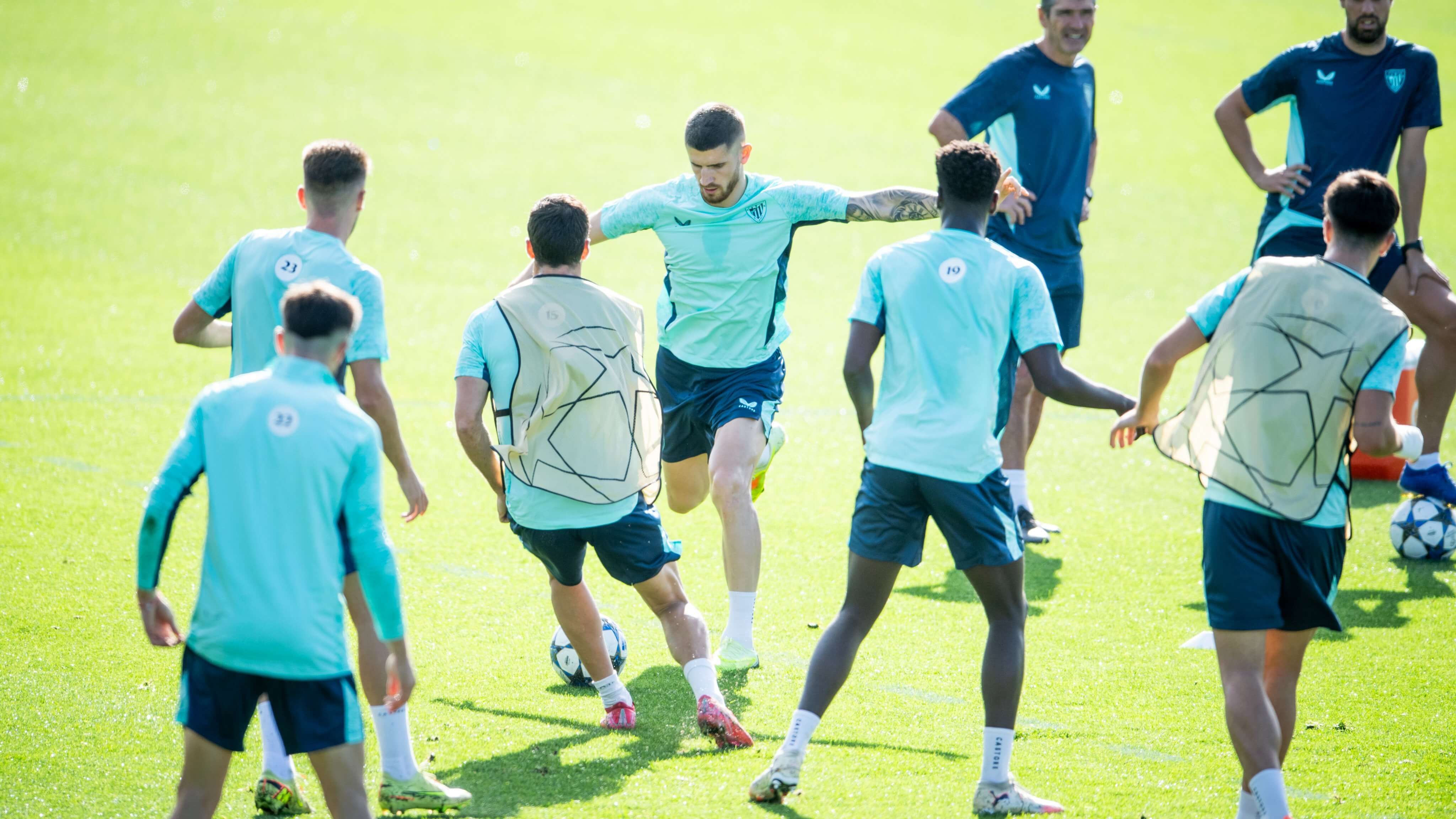  El equipo bilbaíno se entrena en Lezama; este lunes hay descanso de cara al derbi vasco del sábado.