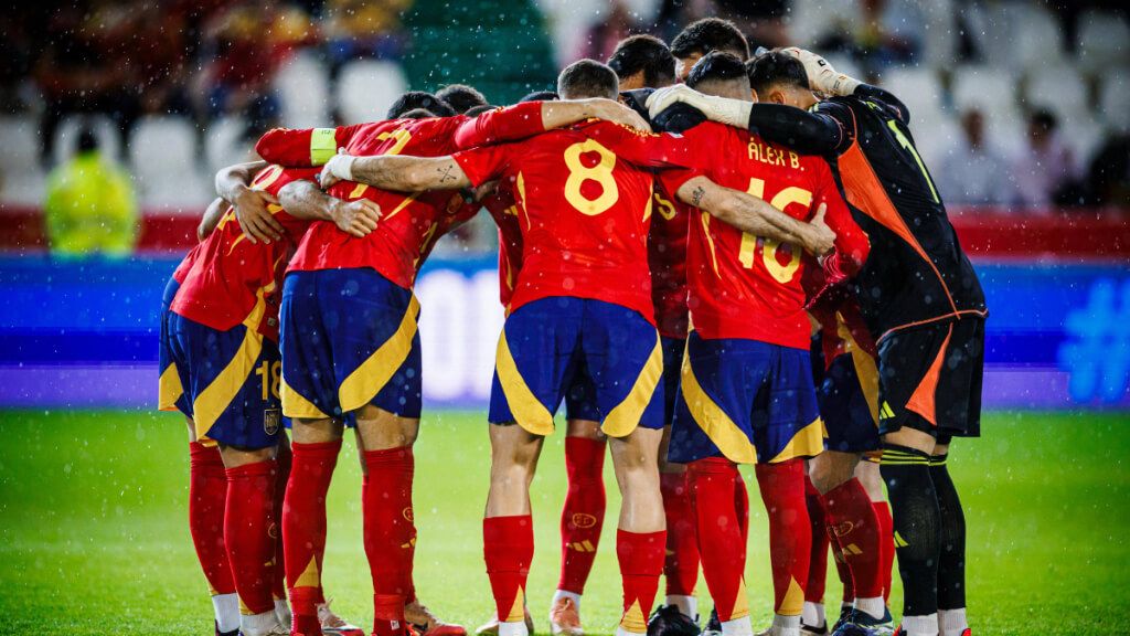 Los jugadores de la Selección Española antes de un partido (Fuente: Cordon Press)