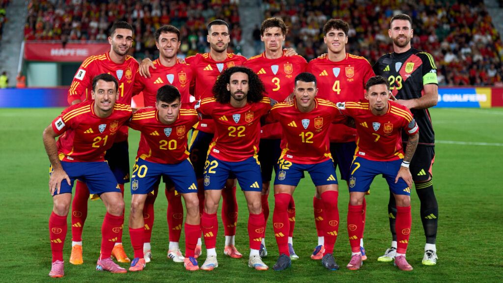  Los jugadores titulares de España contra Georgia (Fuente: @SeFutbol).