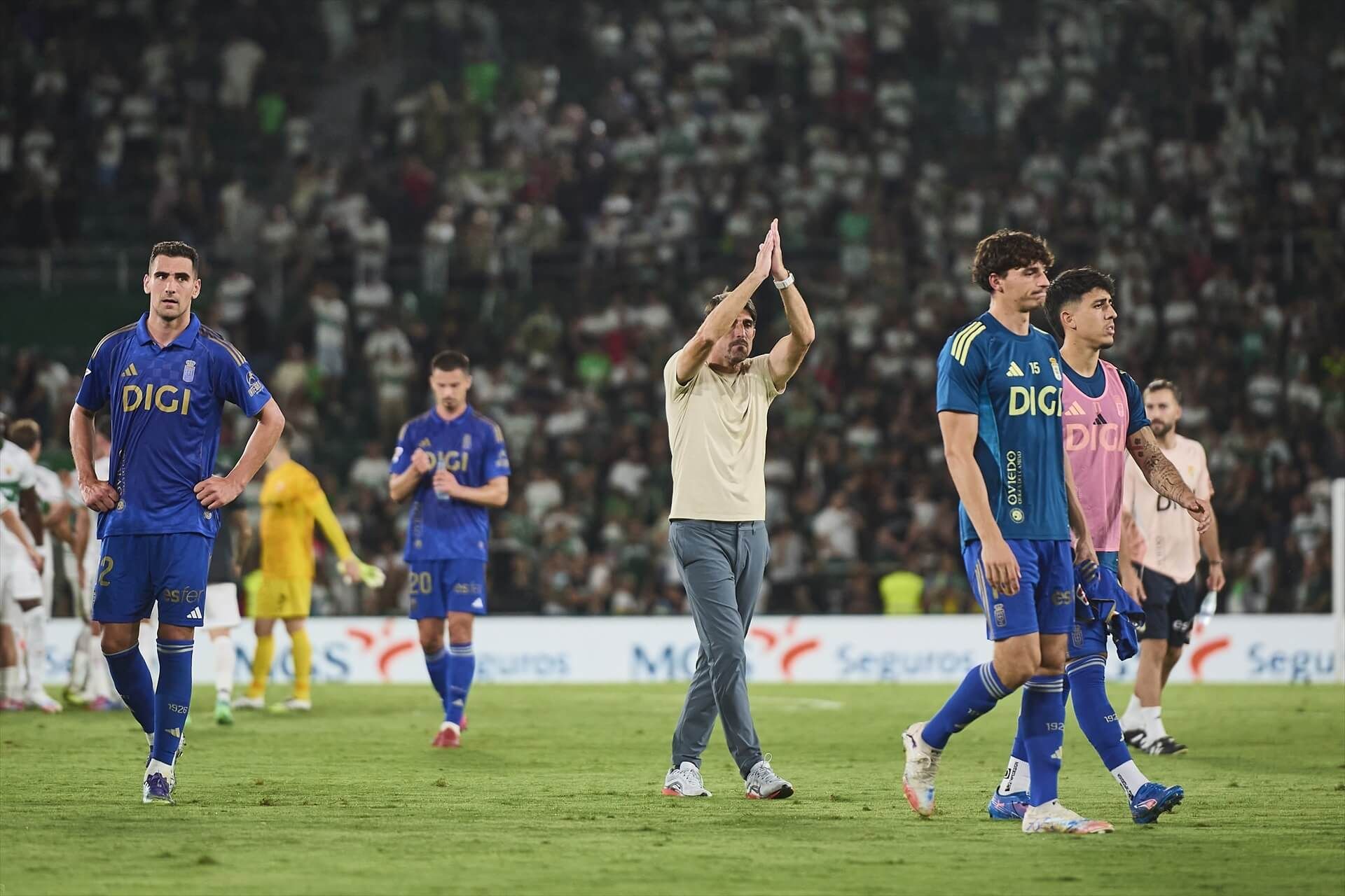 Paunovic, tras un partido del Real Oviedo (FOTO: Europa Press).