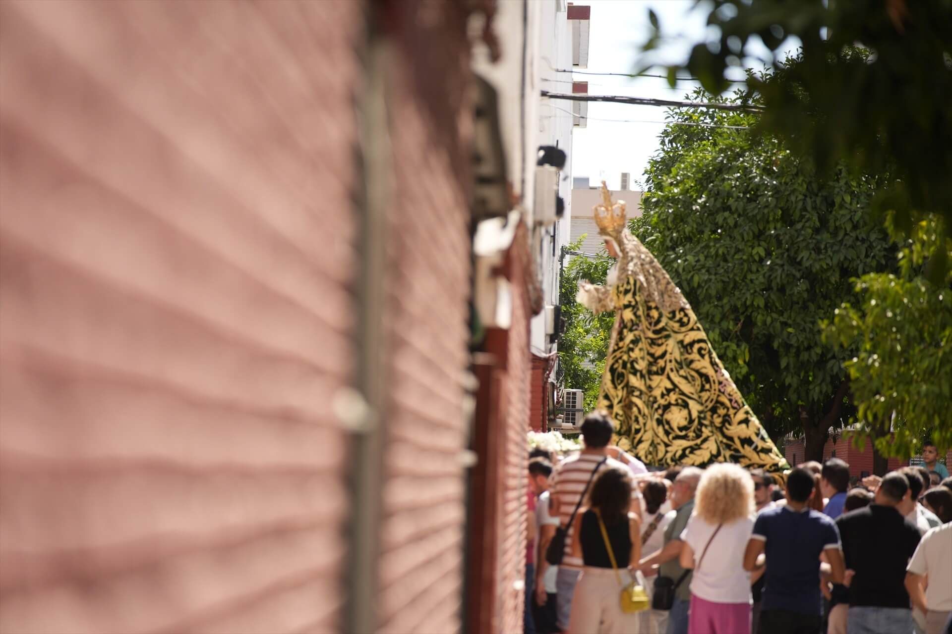  La Esperanza de Triana, en su traslado al Polígono Sur.