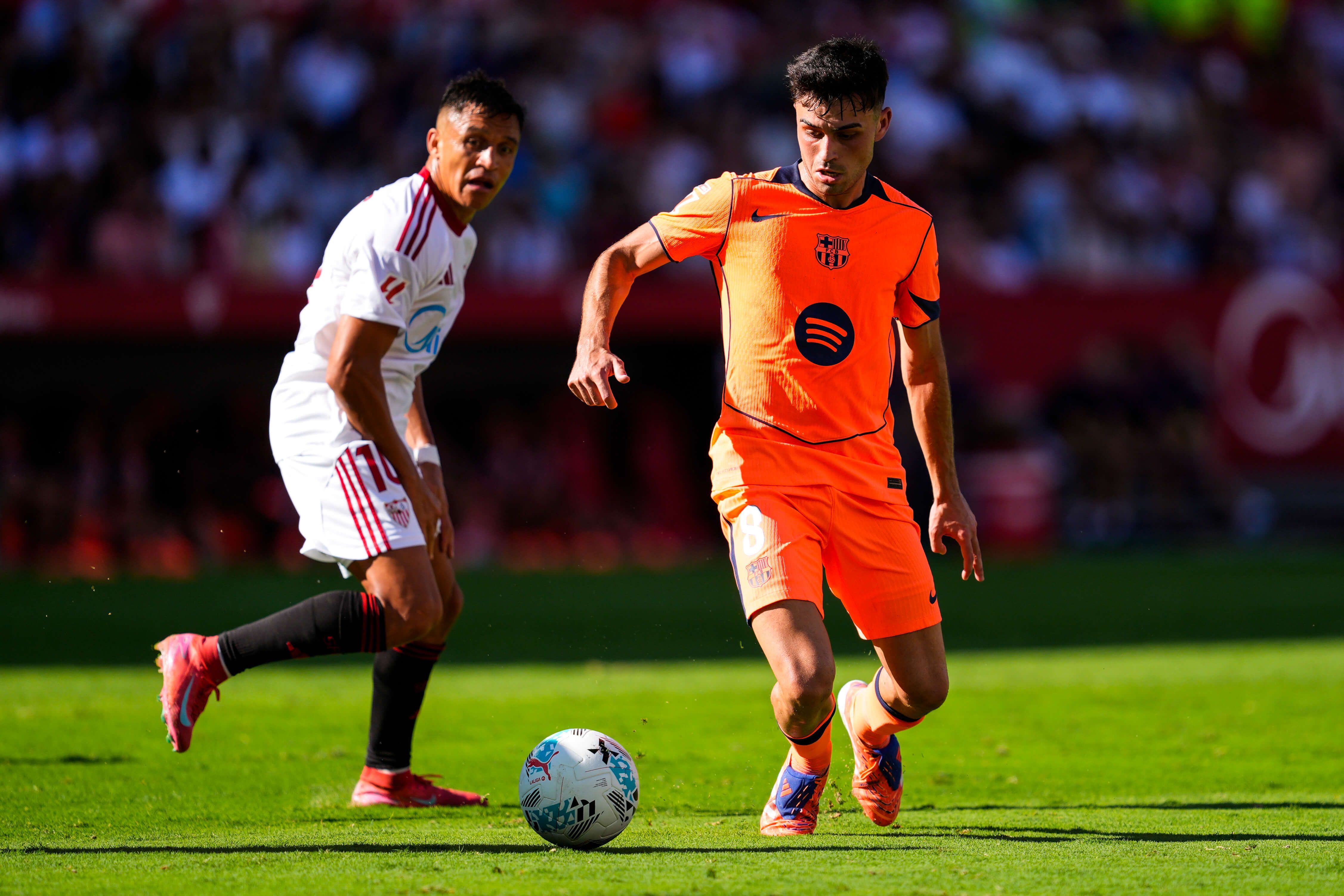 Pedri ante el Sevilla (Europa Press)