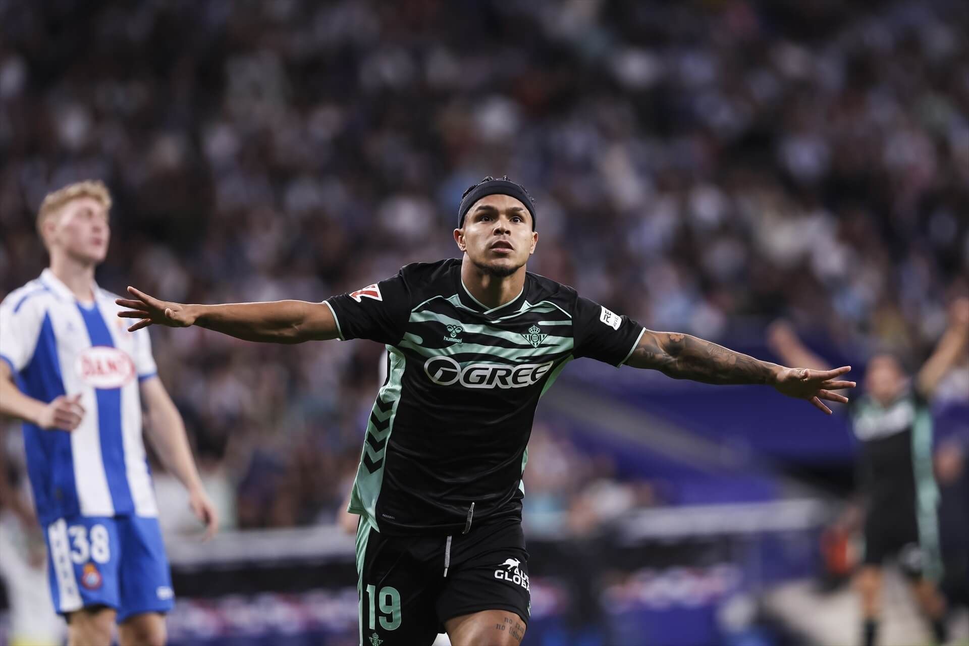 Cucho celebra su gol al Espanyol (Foto: Europa Press)