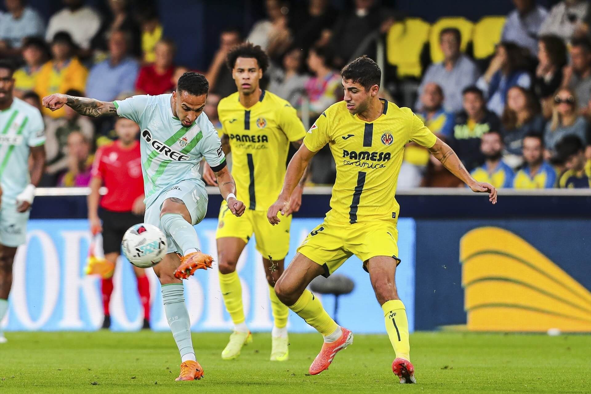 Antony, ante el Villarreal