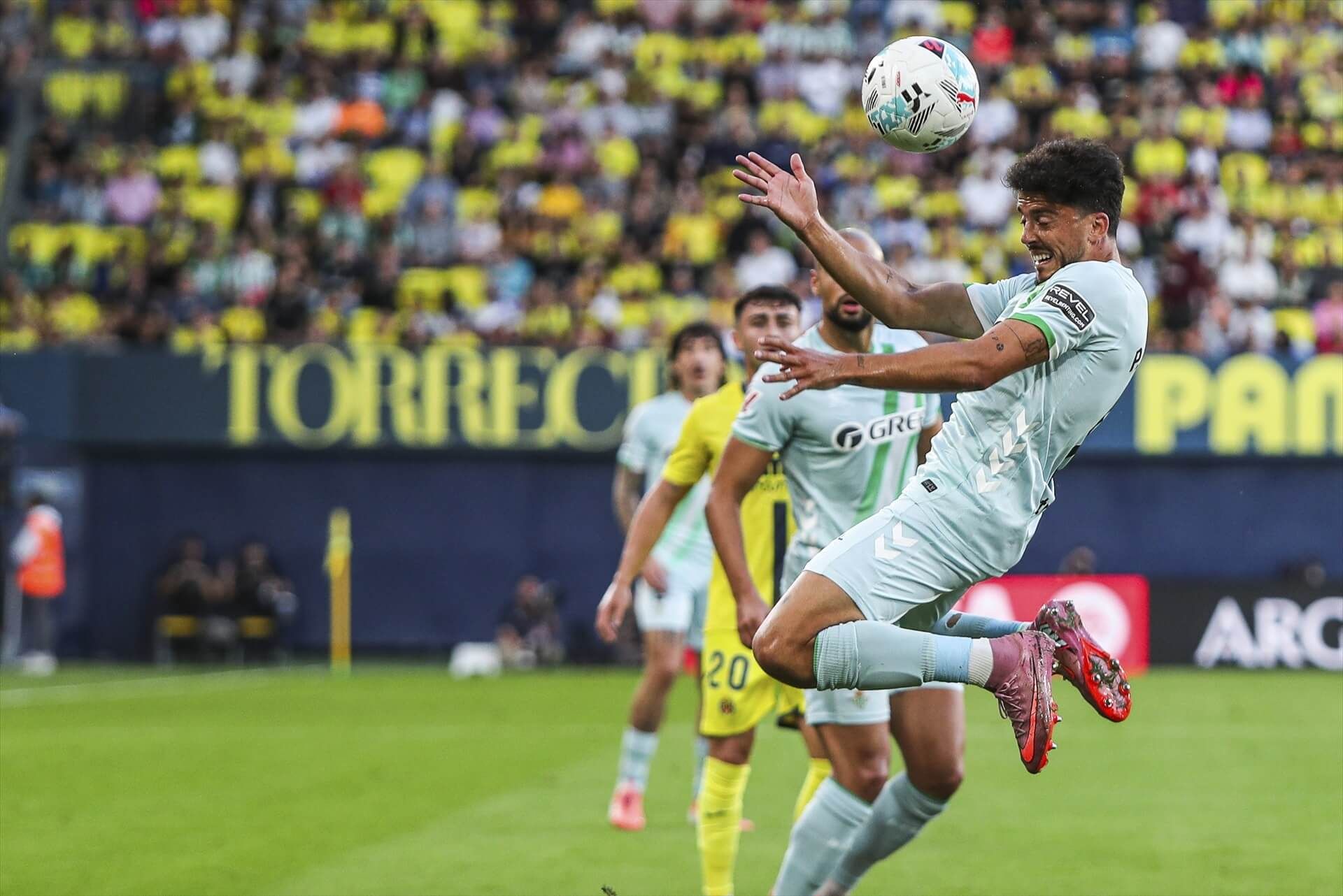 Fornals, ante el Villarreal