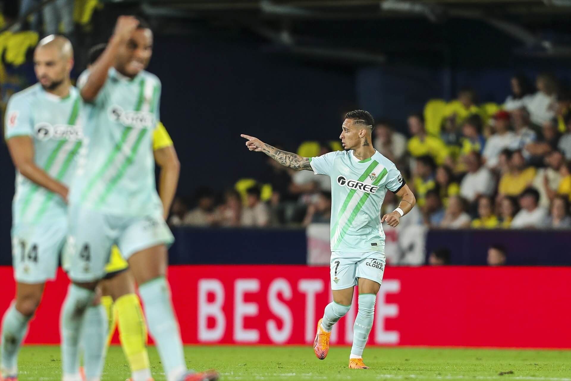 Antony, celebrando su gol ante el Villarreal.